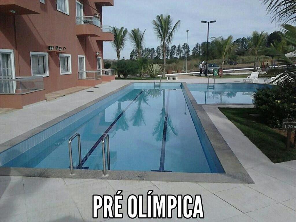 PARQUE AQUÁTICO Lagoa Quente, à 50m, entrada + barata .Segurança 24h.Apto vista piscinas