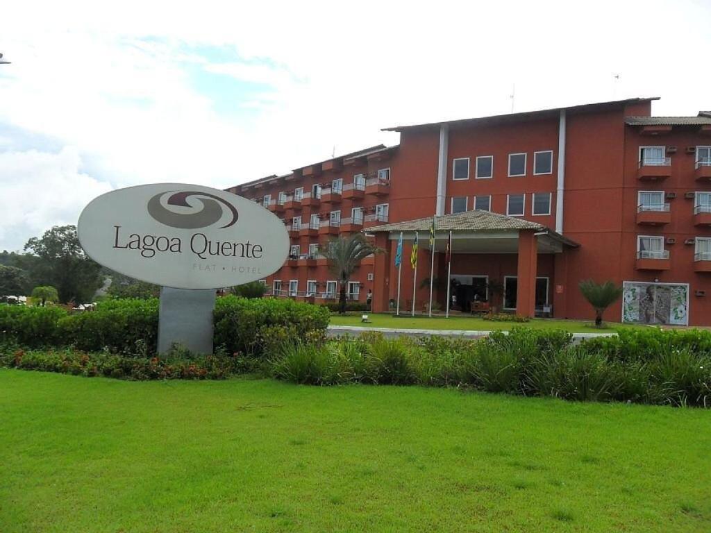 PARQUE AQUÁTICO Lagoa Quente, à 50m, entrada + barata .Segurança 24h.Apto vista piscinas