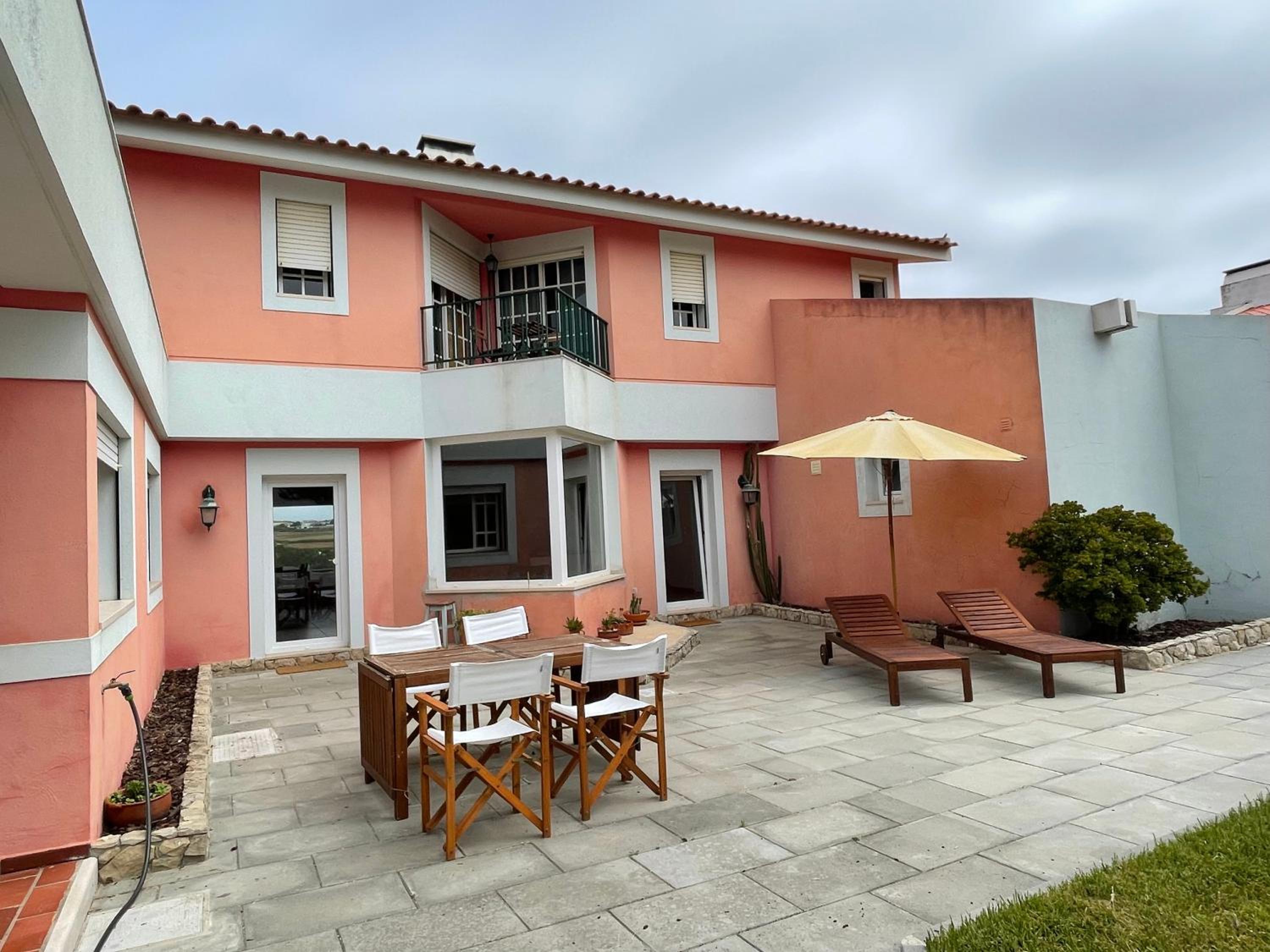 Sunny Villa Minutes from the Beach view 2