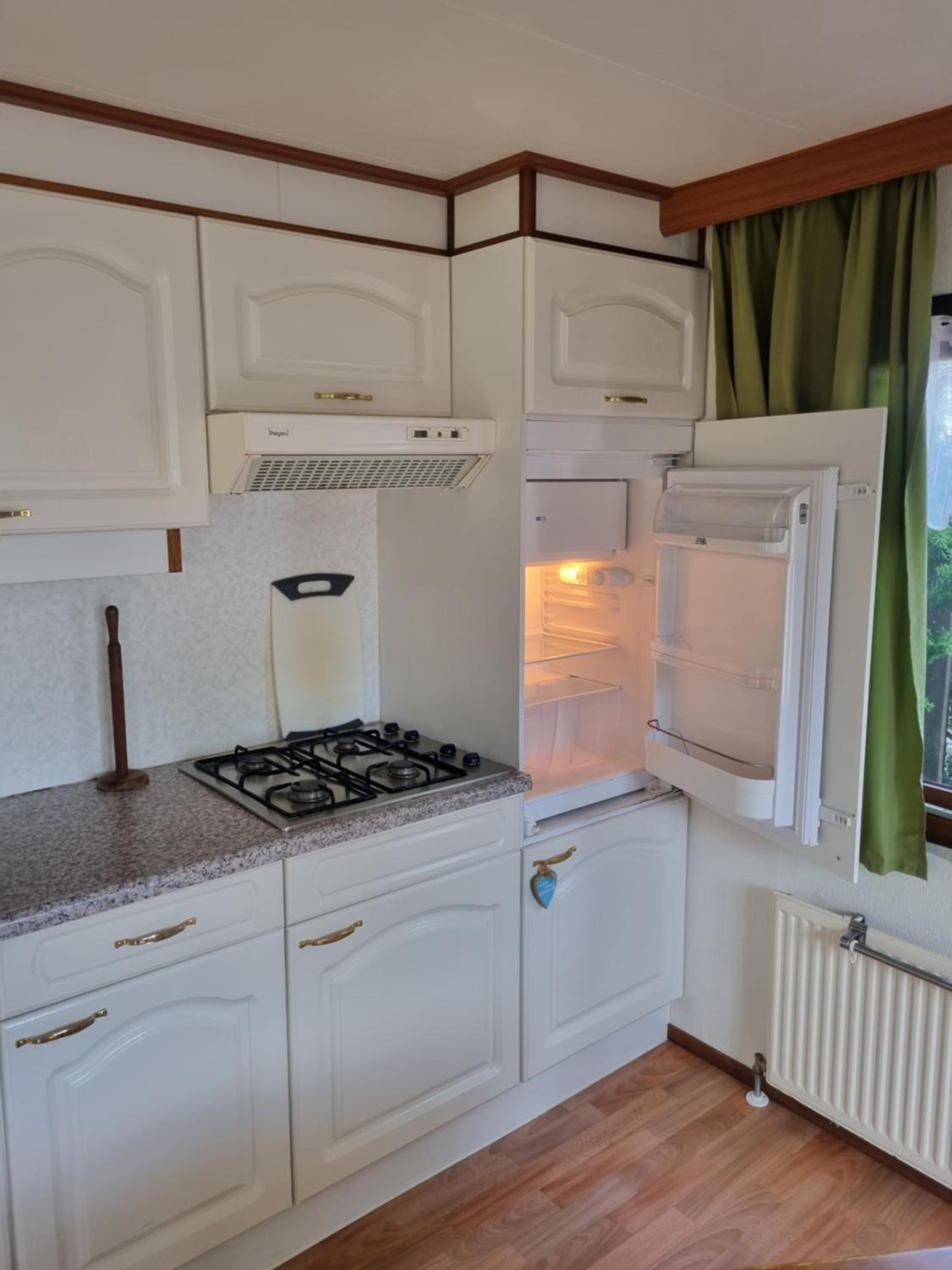 Familienfreundliches Chalet E200 in Makkum Strandnah