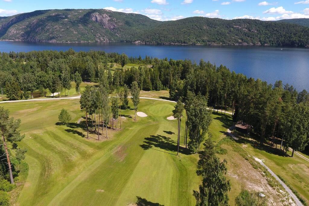 Hus i Telemarkskanalens hjerte