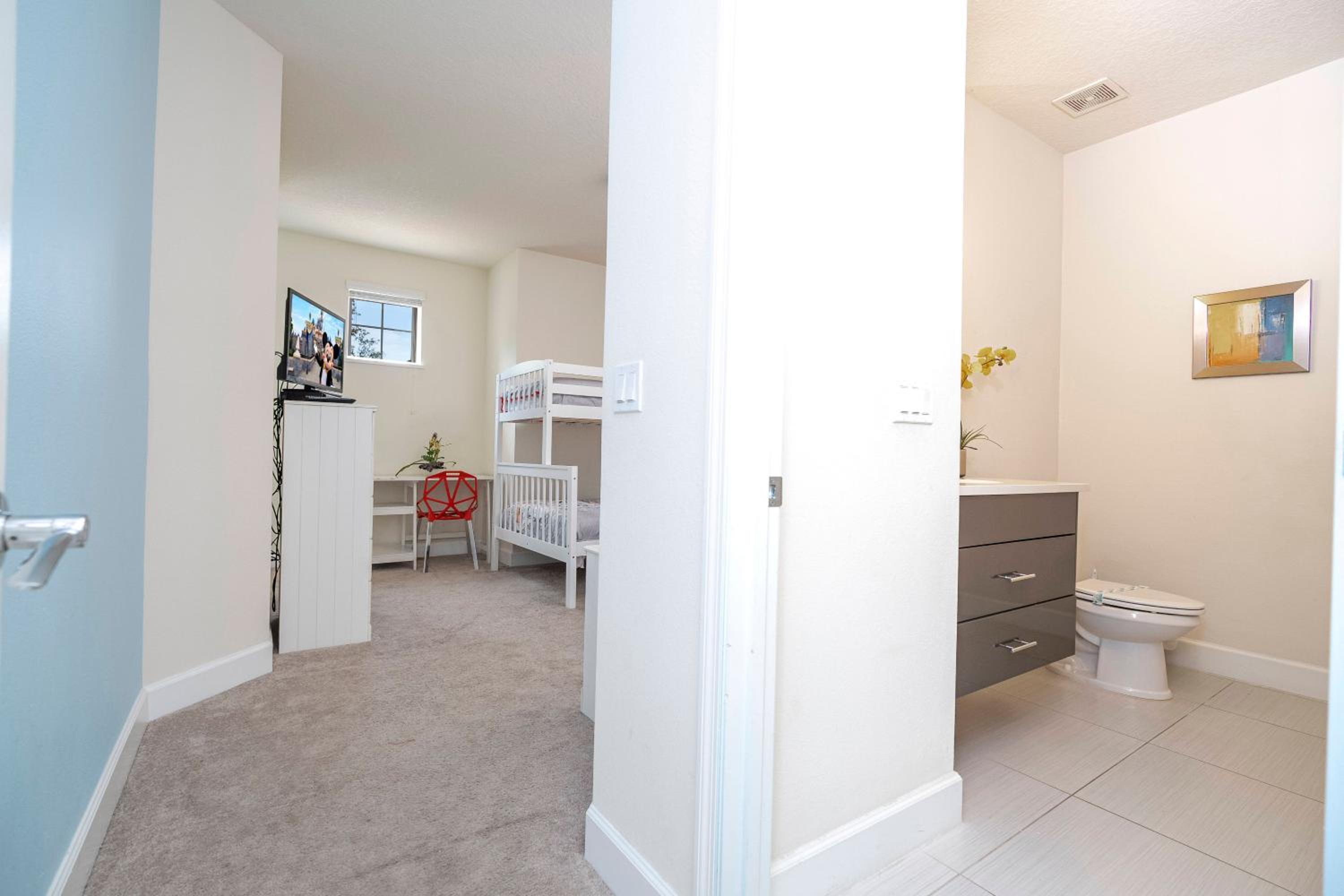 Serenity Resort 3 Bedroom Vacation Home 17419
