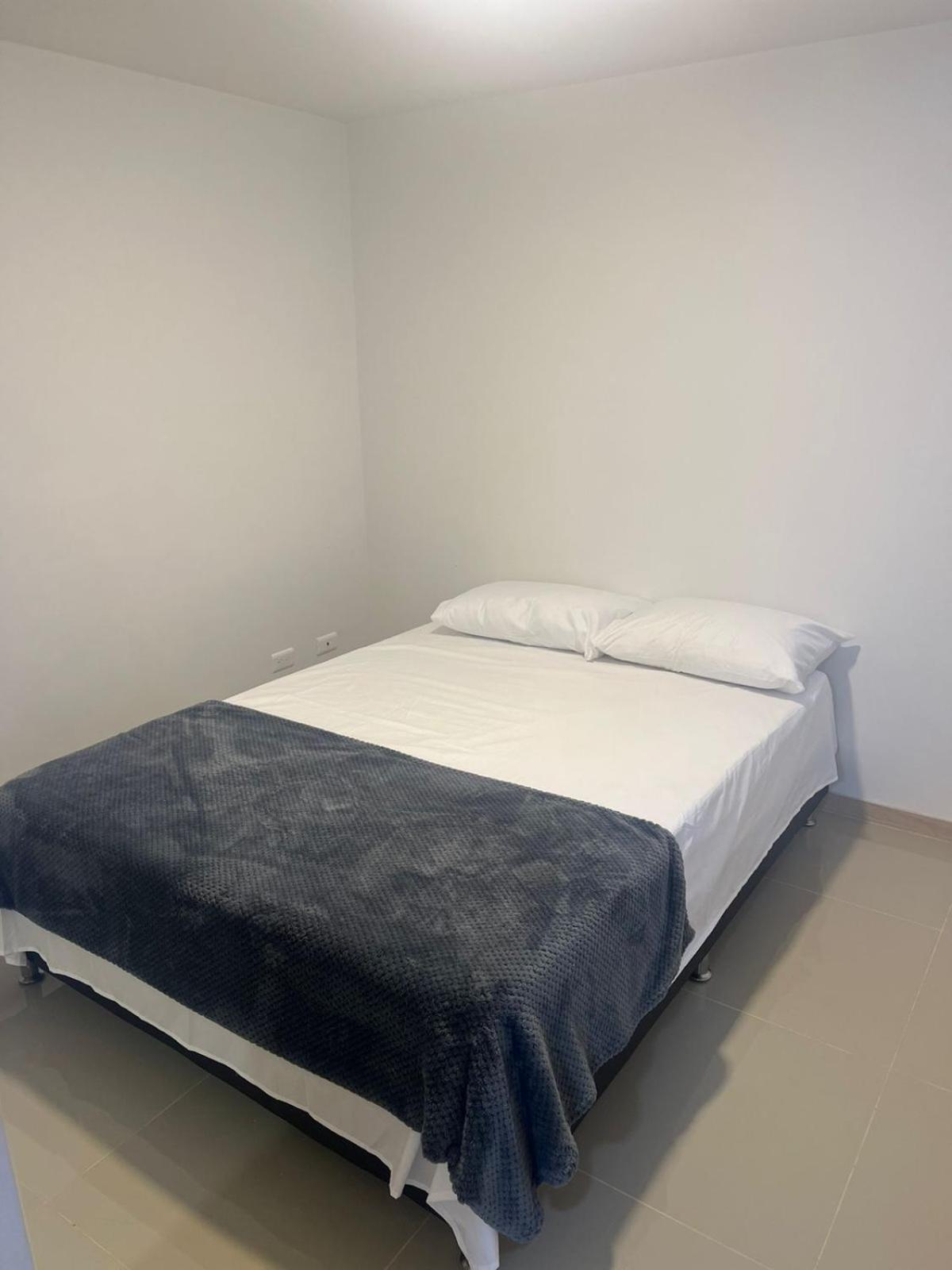 Hermoso Apto con Vista al Ciudad y Parqueadero Gratis