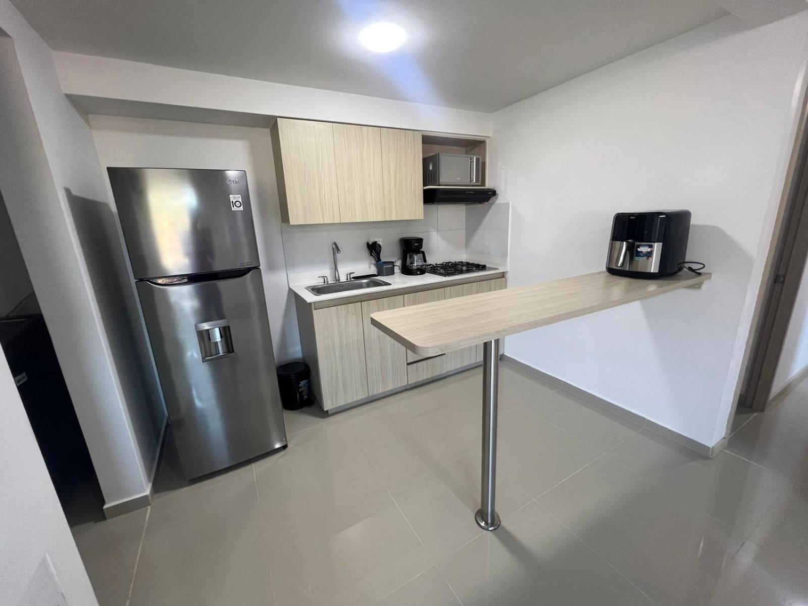 Hermoso Apto con Vista al Ciudad y Parqueadero Gratis
