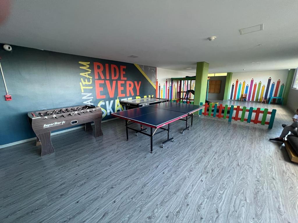 Hermoso Apto con Vista al Ciudad y Parqueadero Gratis