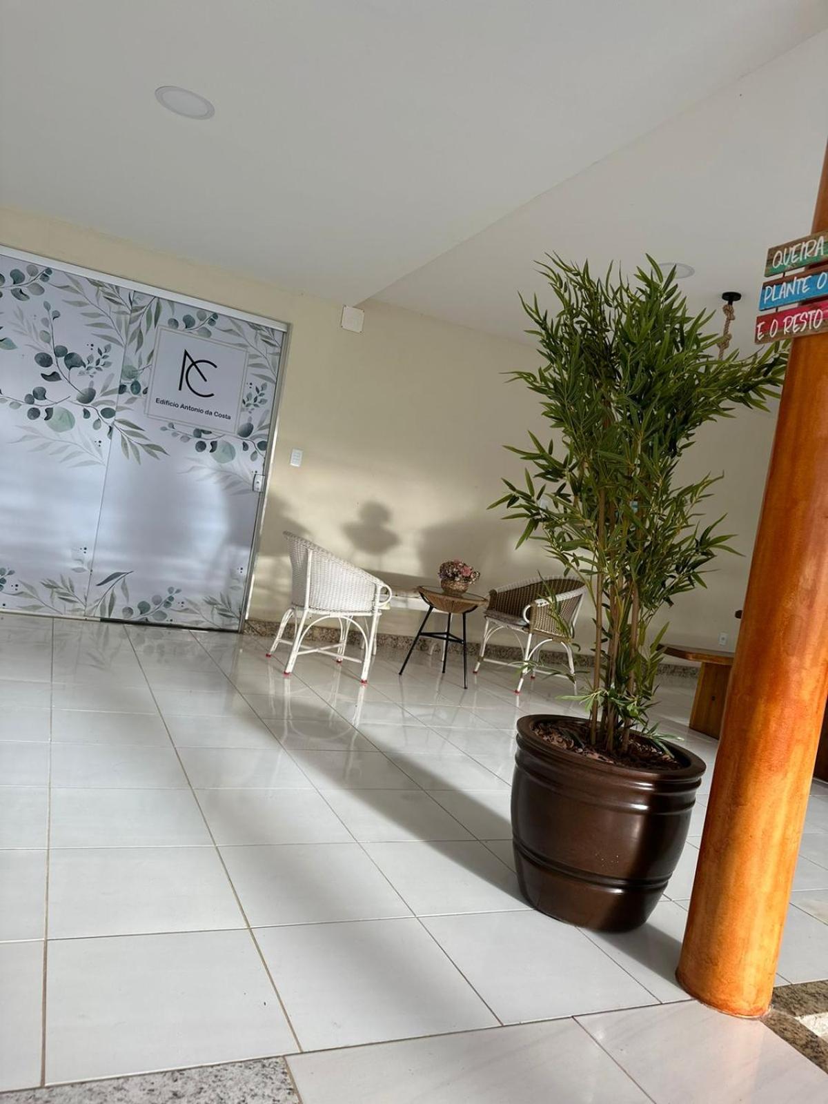 Aptos Luxo completo 2 e 3 quartos em Guriri 300 mts da praia Wi-fi grátis