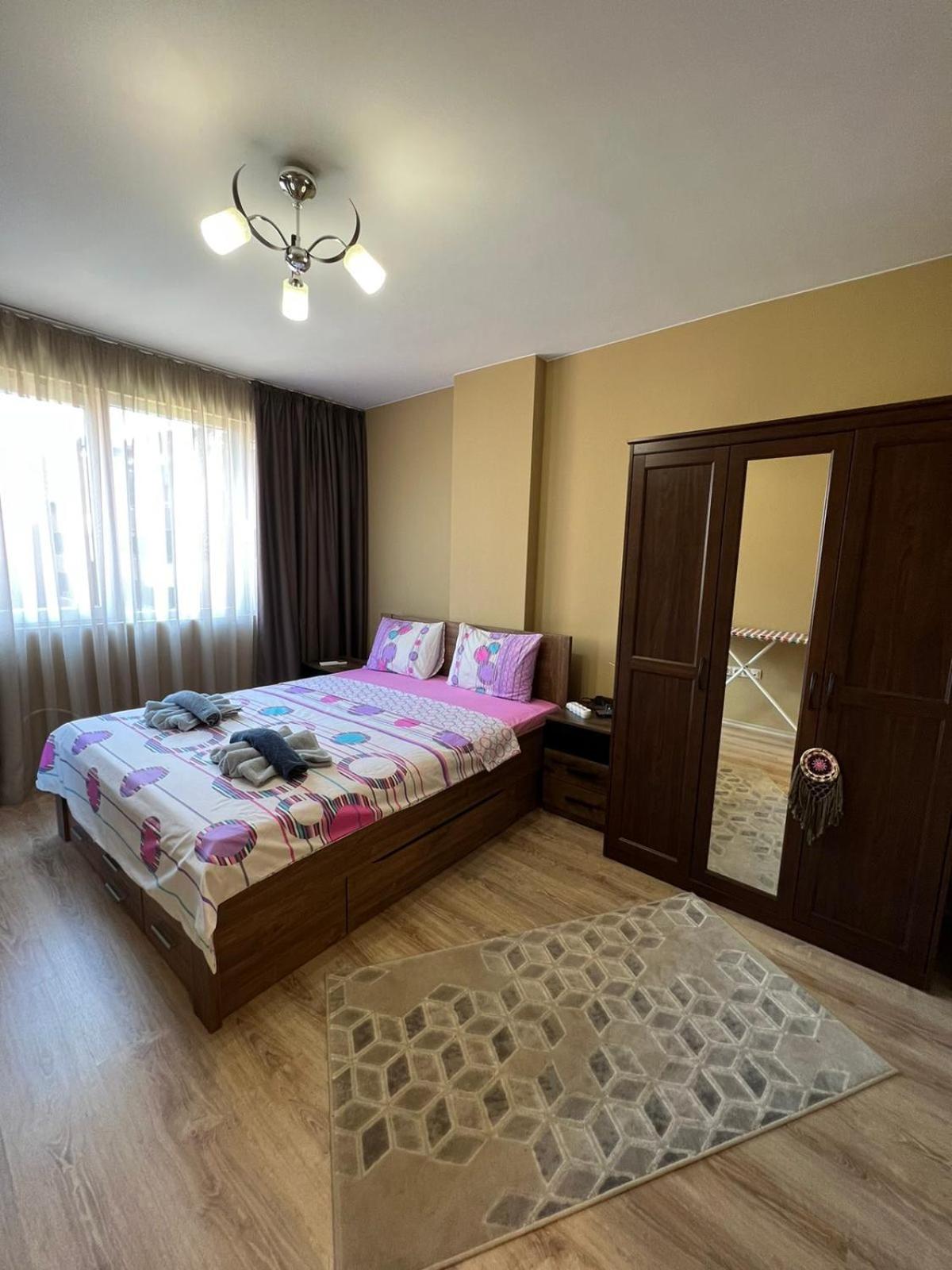 Johannesburg 2BDR Spacious Family apt w Parking and Playground