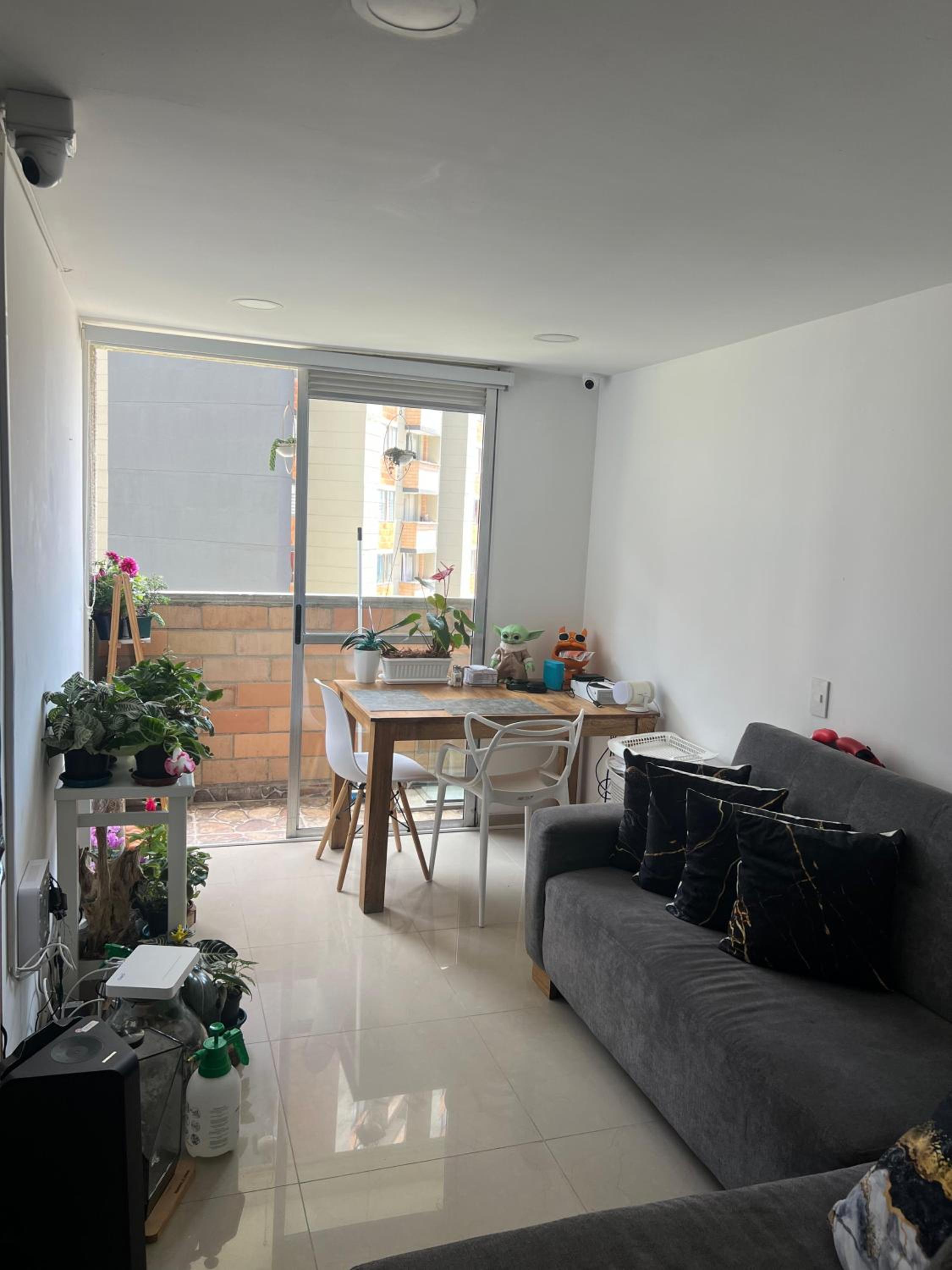 Habitación en apartamento Robledo-Medellin