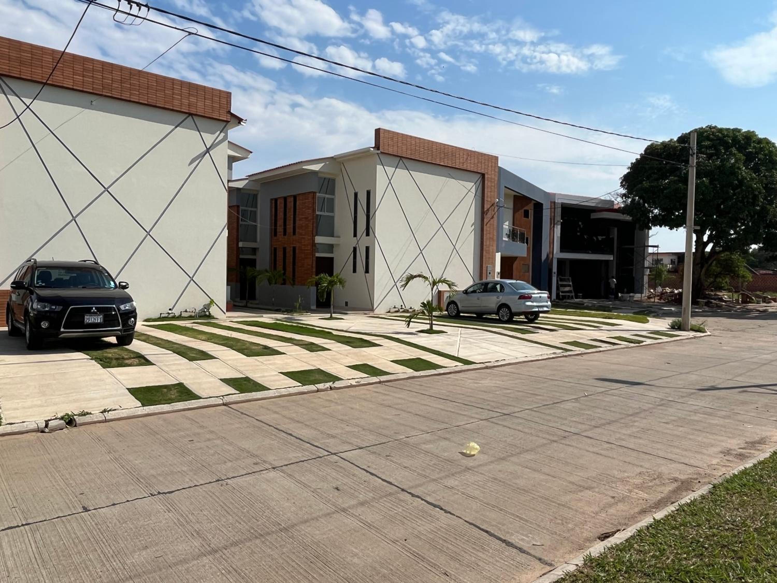 DEPARTAMENTO Y CONDOMINIO RECIEN CONSTRUIDO 2023 zona norte cerca UCEBOL