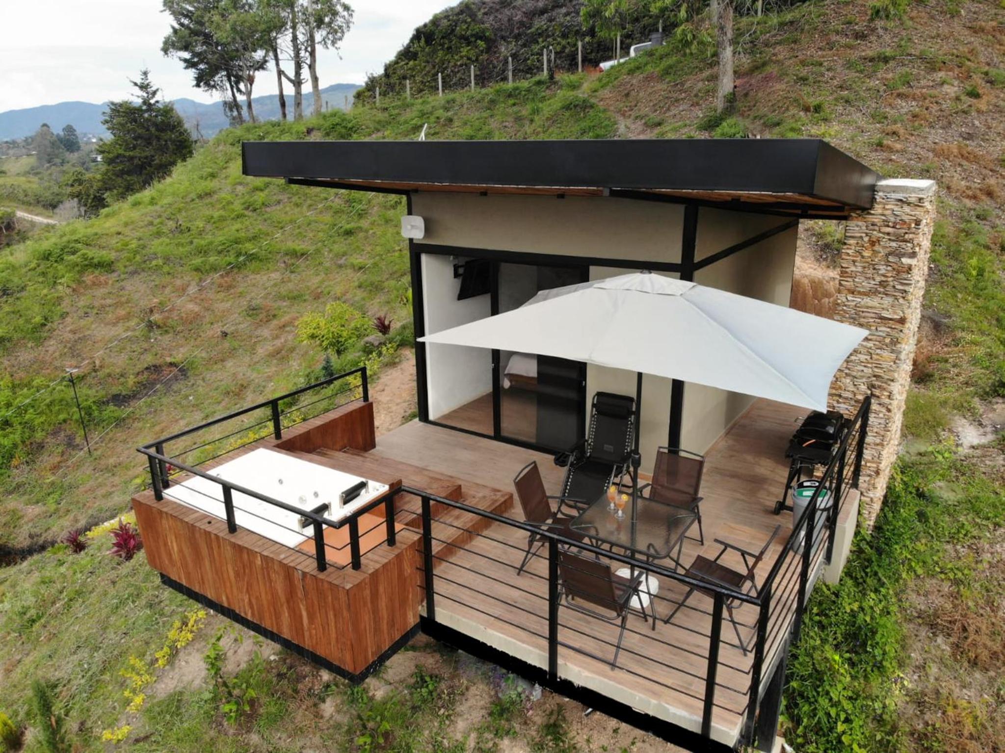Glamping en Guatape Wifi Jacuzzi