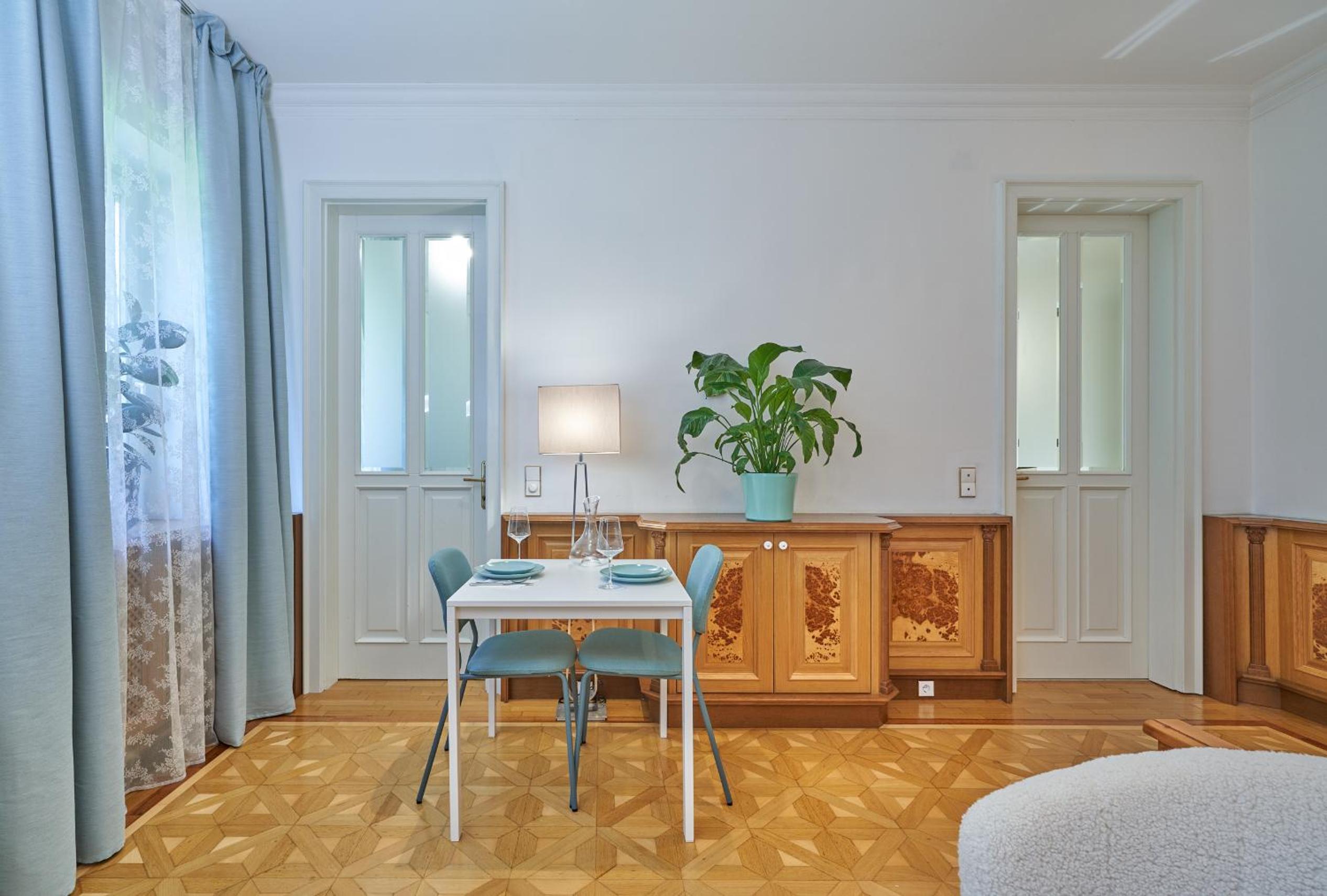 Exclusive Entry: Cozy Guestroom