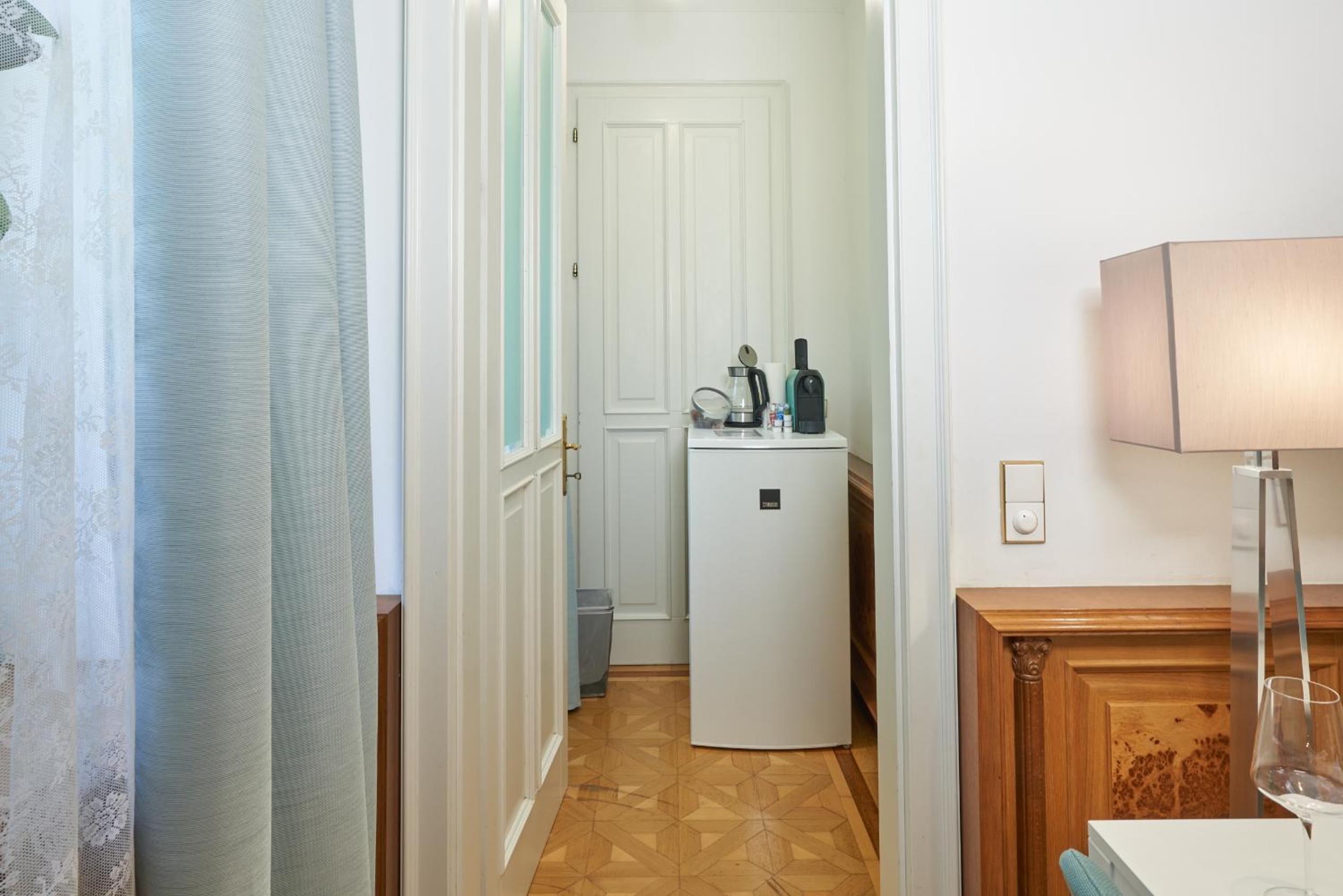Exclusive Entry: Cozy Guestroom