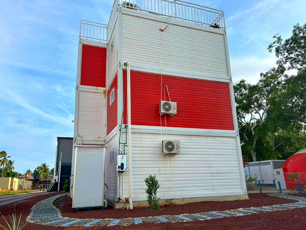Departamento Kalahan, cerca de la playa