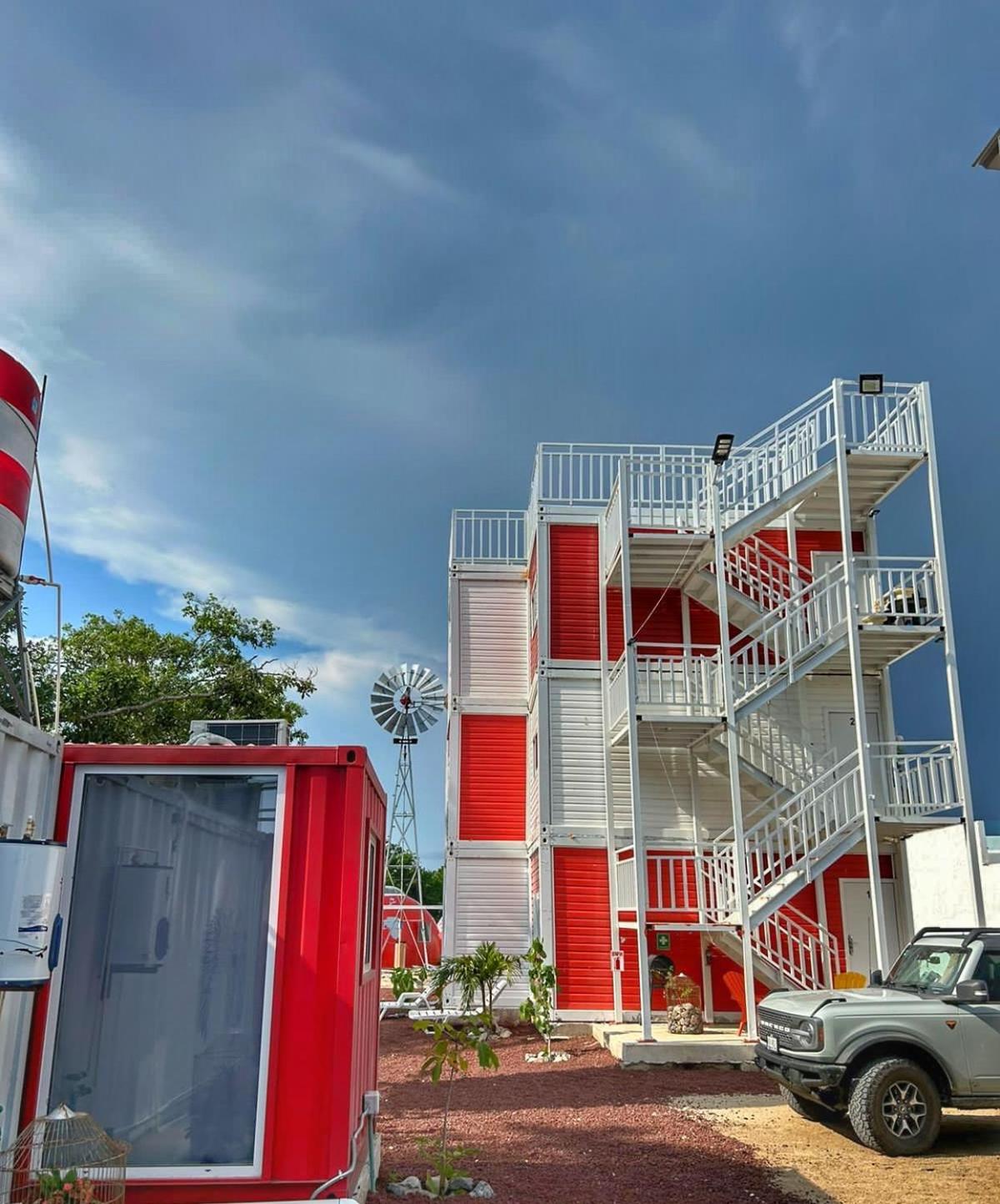 Departamento Kalahan, cerca de la playa