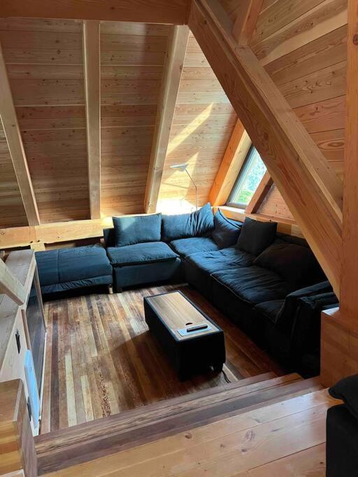 Basecamp Strathcona Park View Chalet