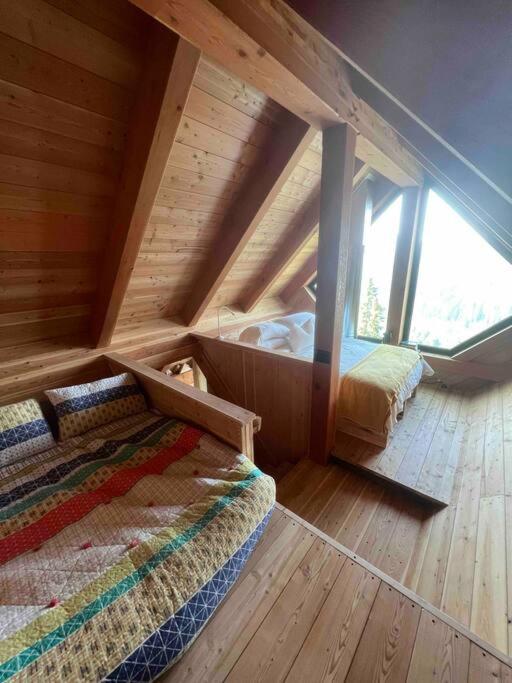 Basecamp Strathcona Park View Chalet