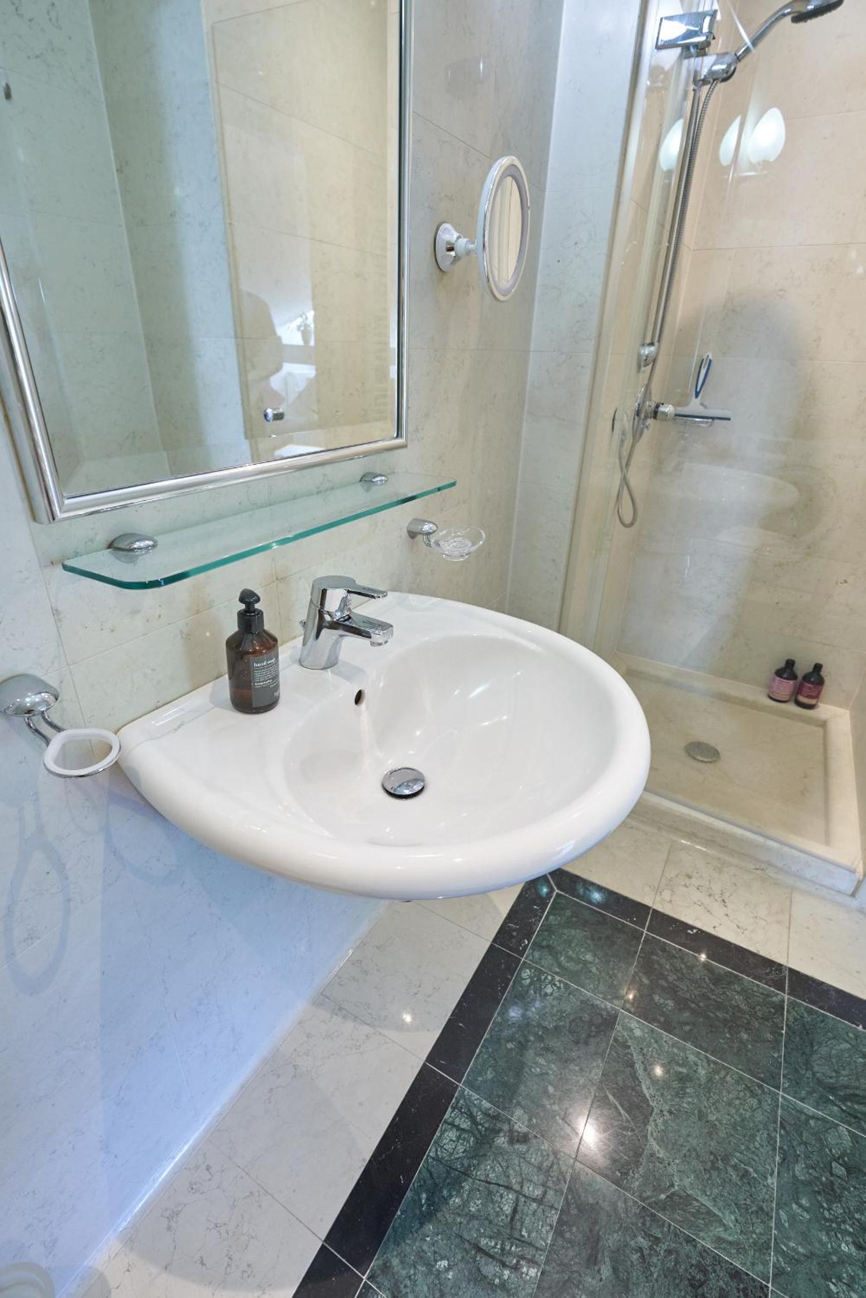 Big Apartment in Guesthouse