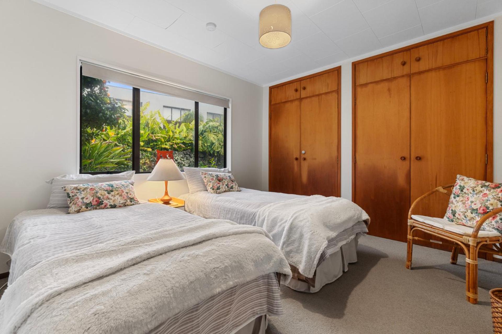 Central Comforts - Mount Eden Holiday Home view 2