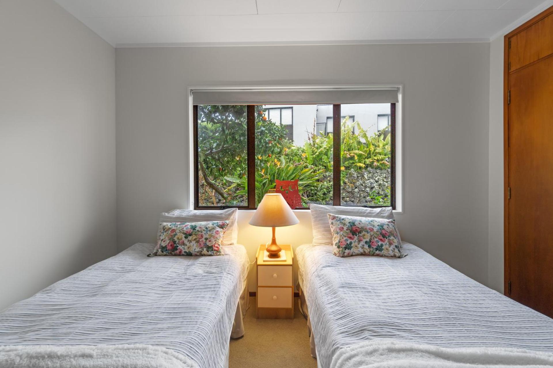 Central Comforts - Mount Eden Holiday Home view 3