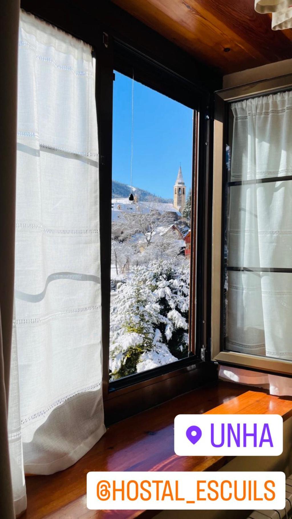 Hostal Escuils