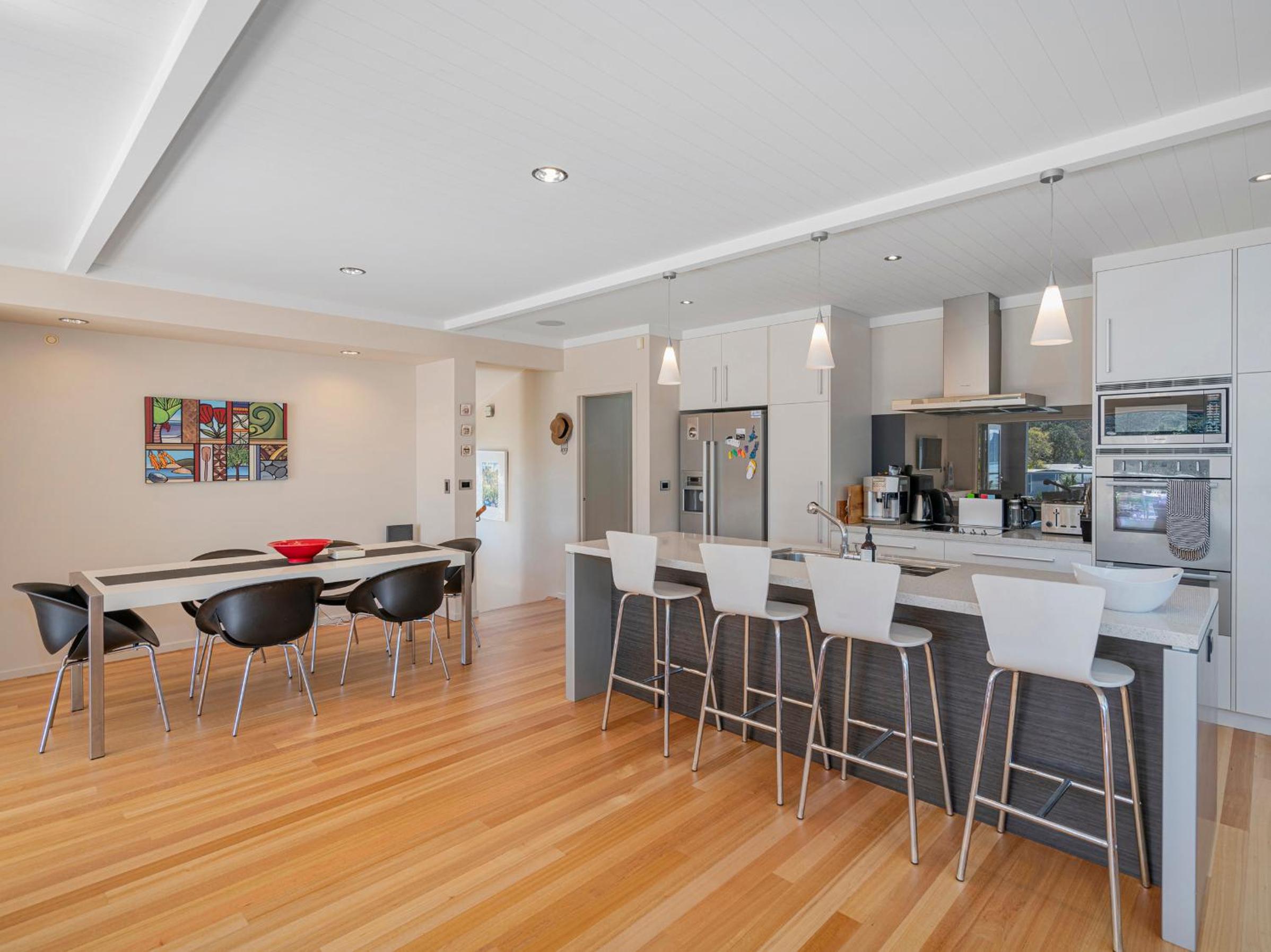 Flaxmill Treasure - Cooks Beach Holiday Home