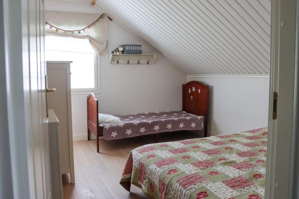 Dazzling and spacious Villa Huvikumpu by the lake