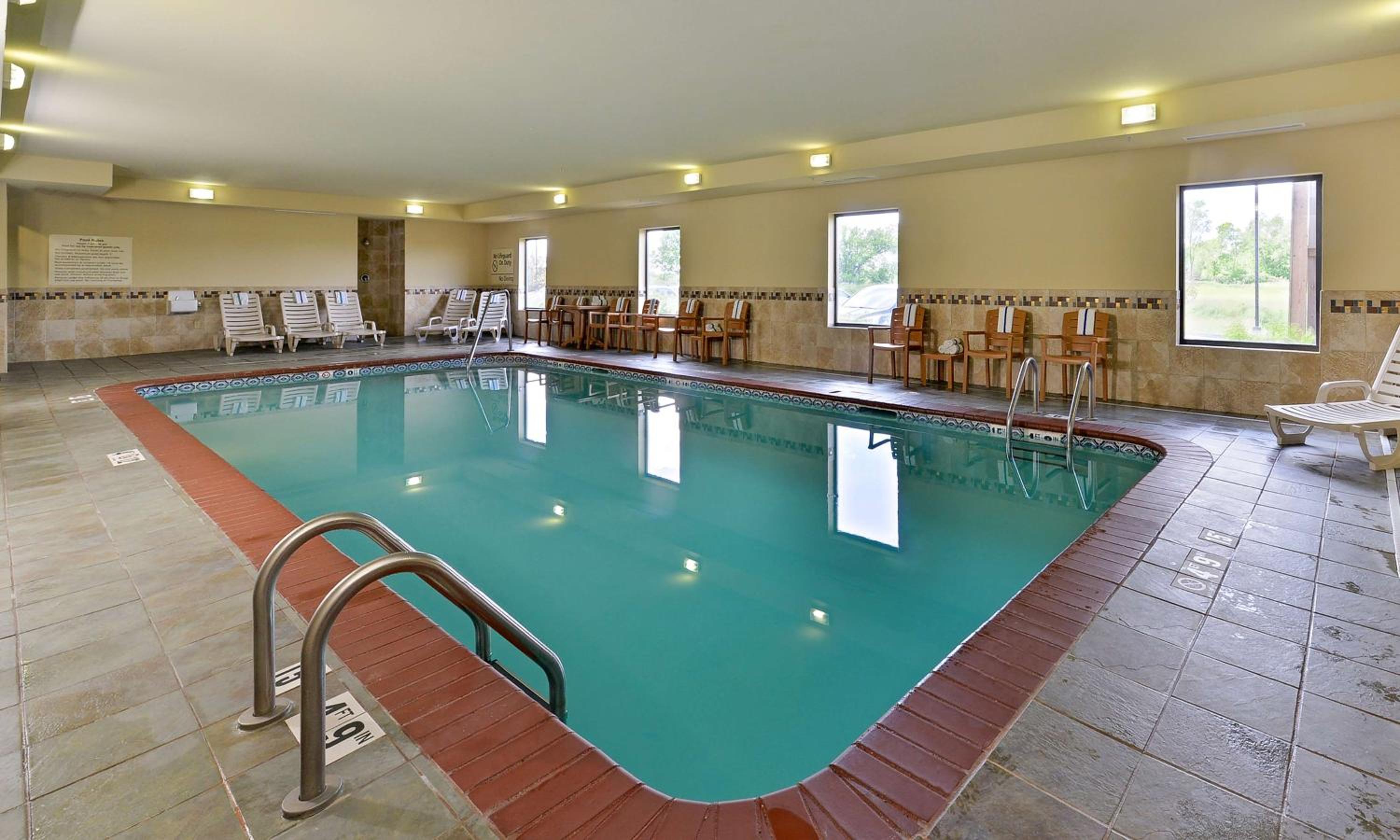 Hampton Inn Muscatine - Property Image 10