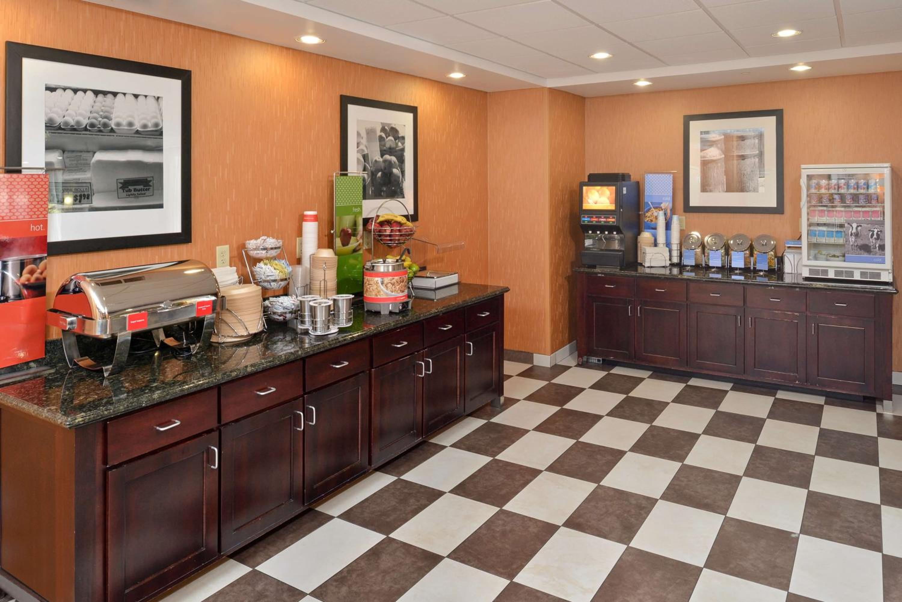 Hampton Inn Muscatine - Property Image 5