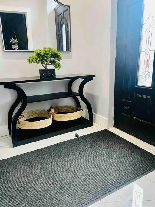 2 Bedroom Apartment, Close to NYC & Downtown JC!