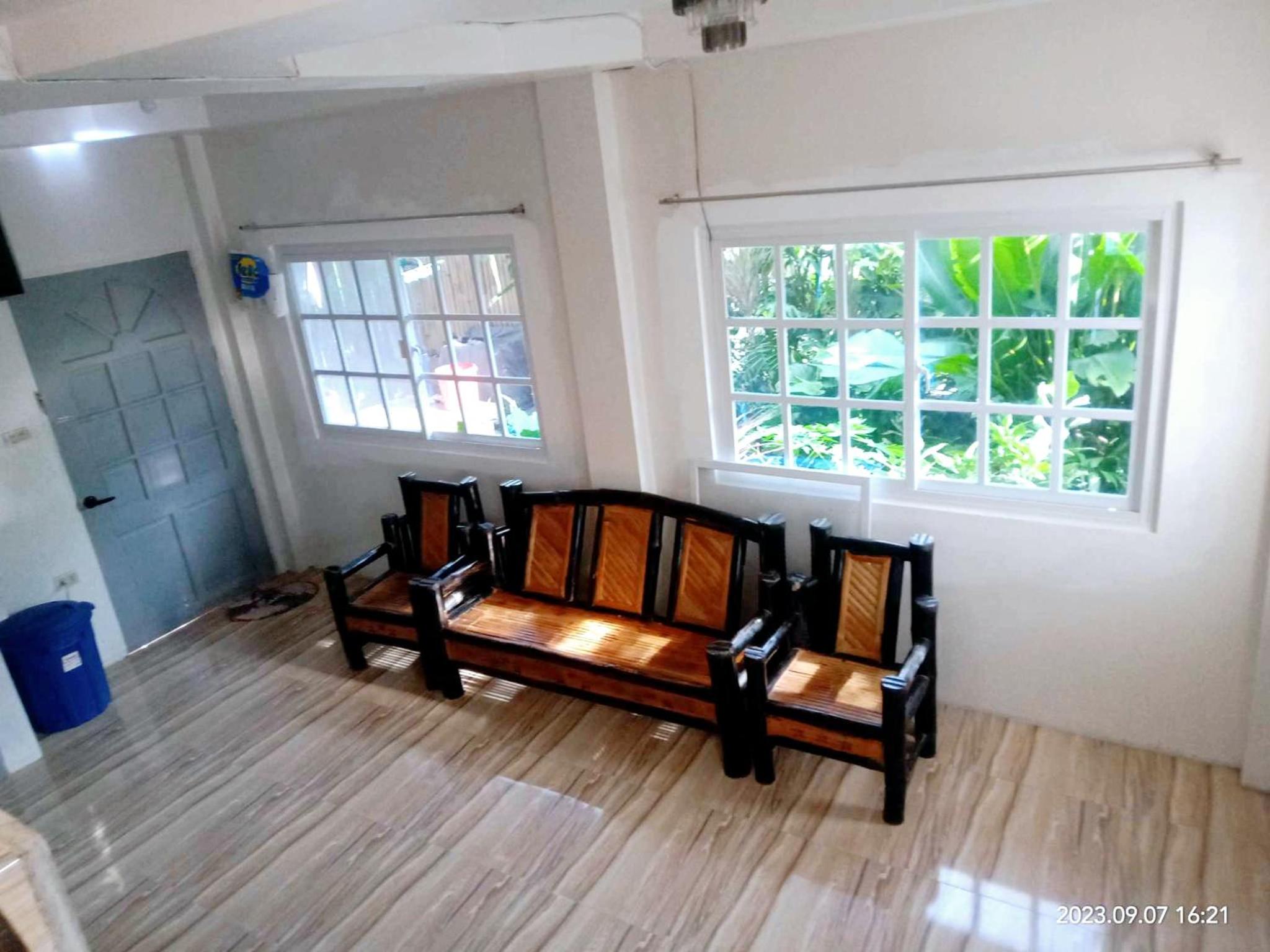 Rustic Retreat solo room view 4