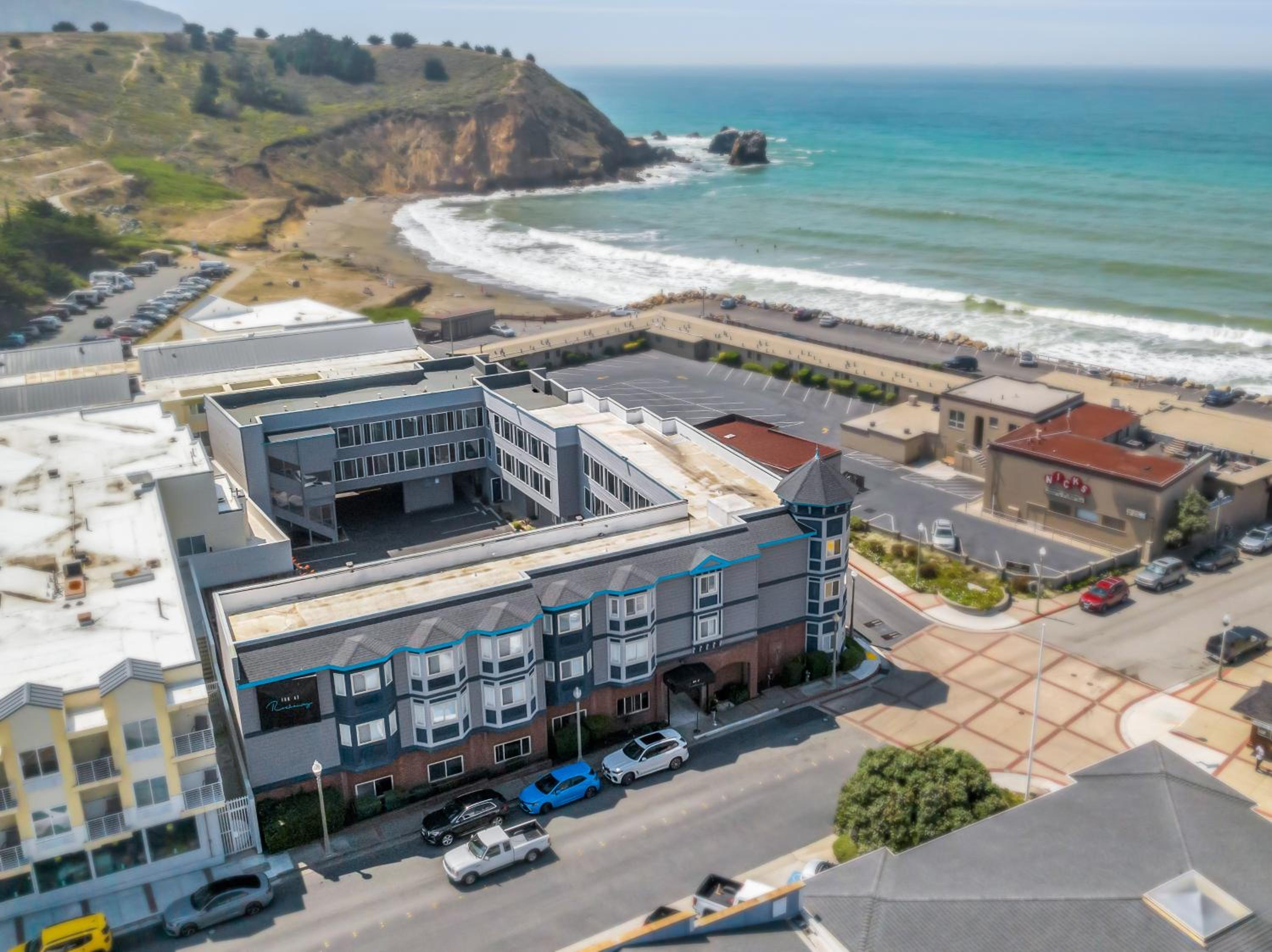 Hayward Vacations - Inn at Rockaway San Francisco Pacifica - Property Image 1