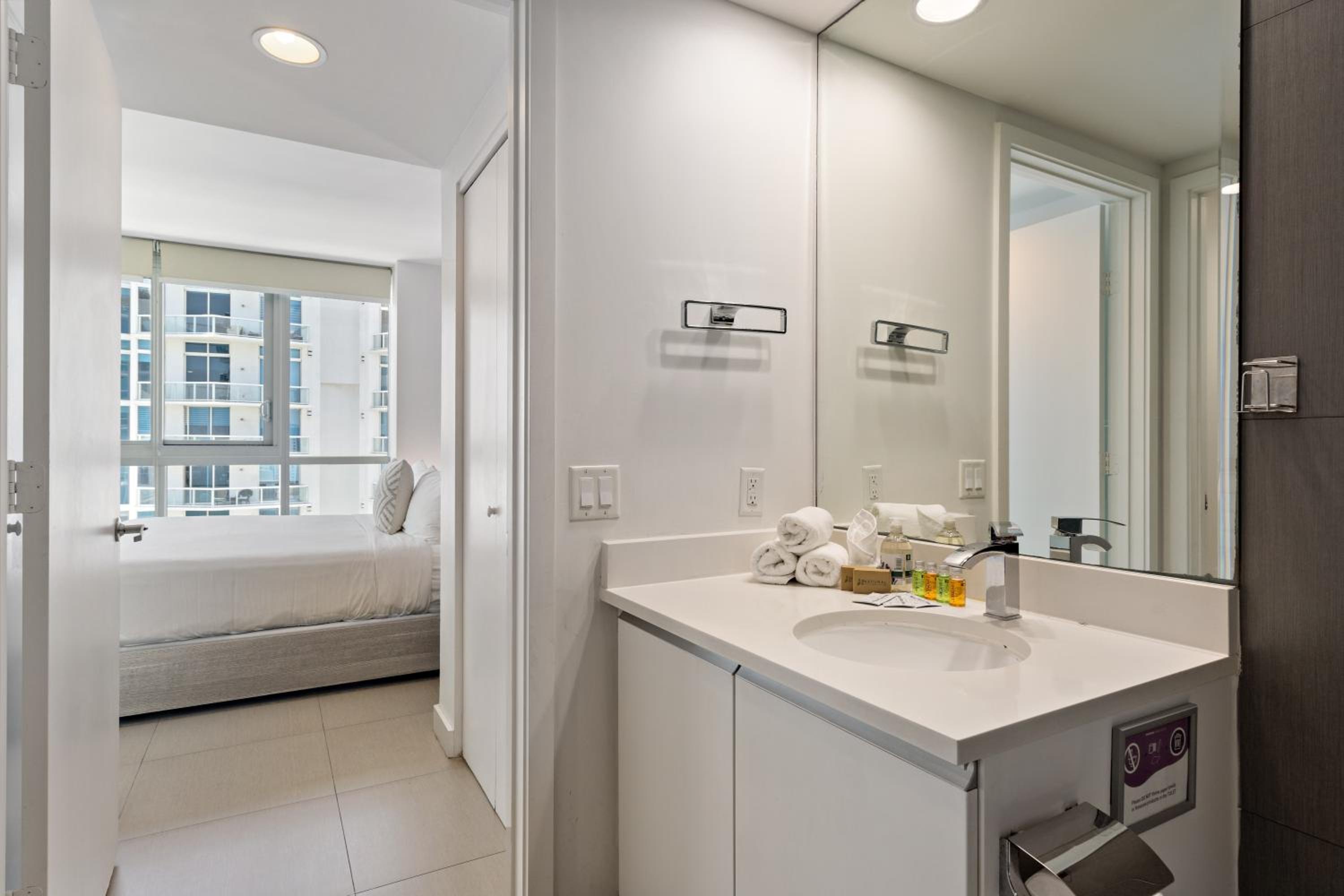 Dharma Home Suites Miami Beach at Monte Carlo