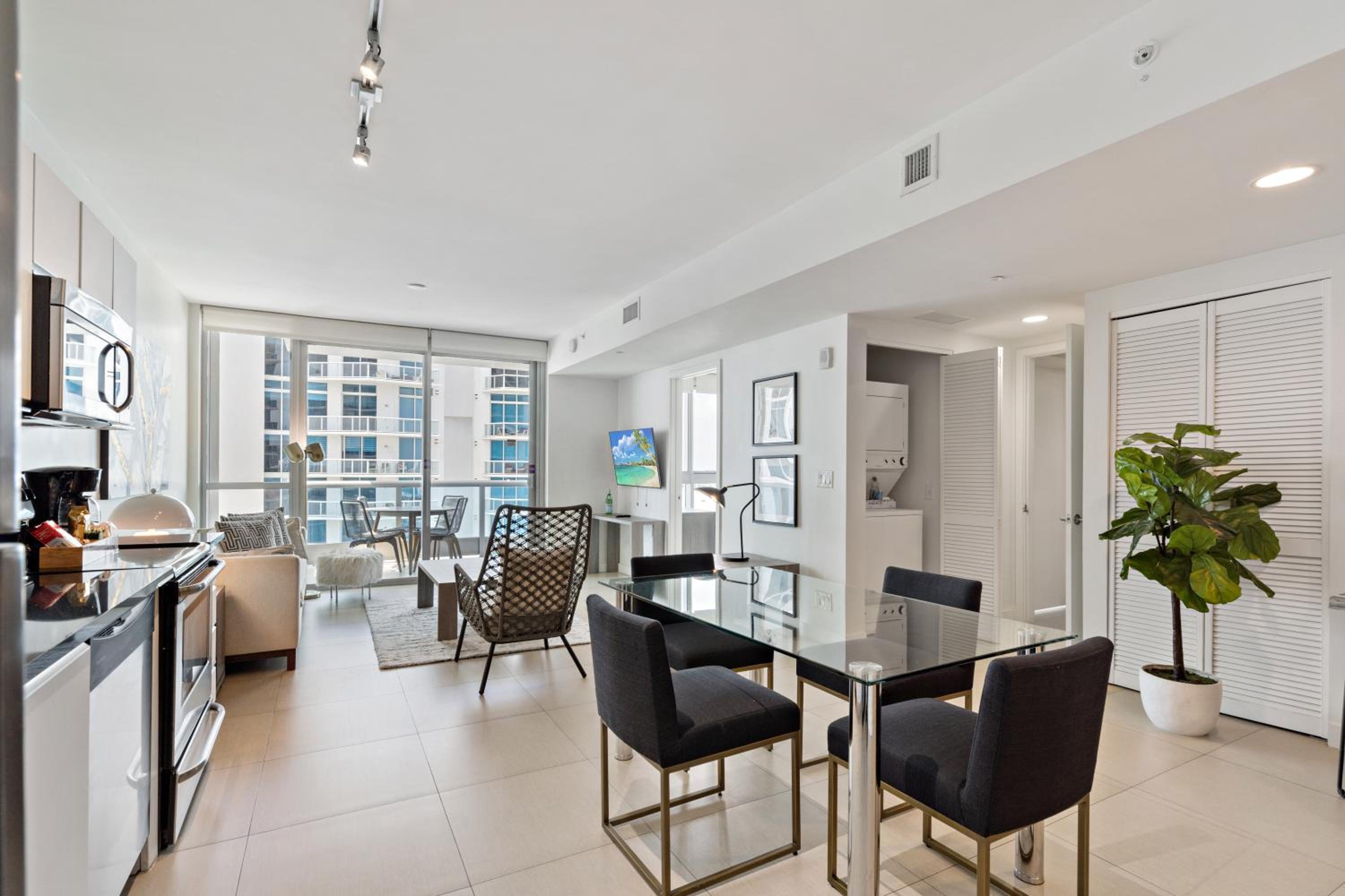 Dharma Home Suites Miami Beach at Monte Carlo