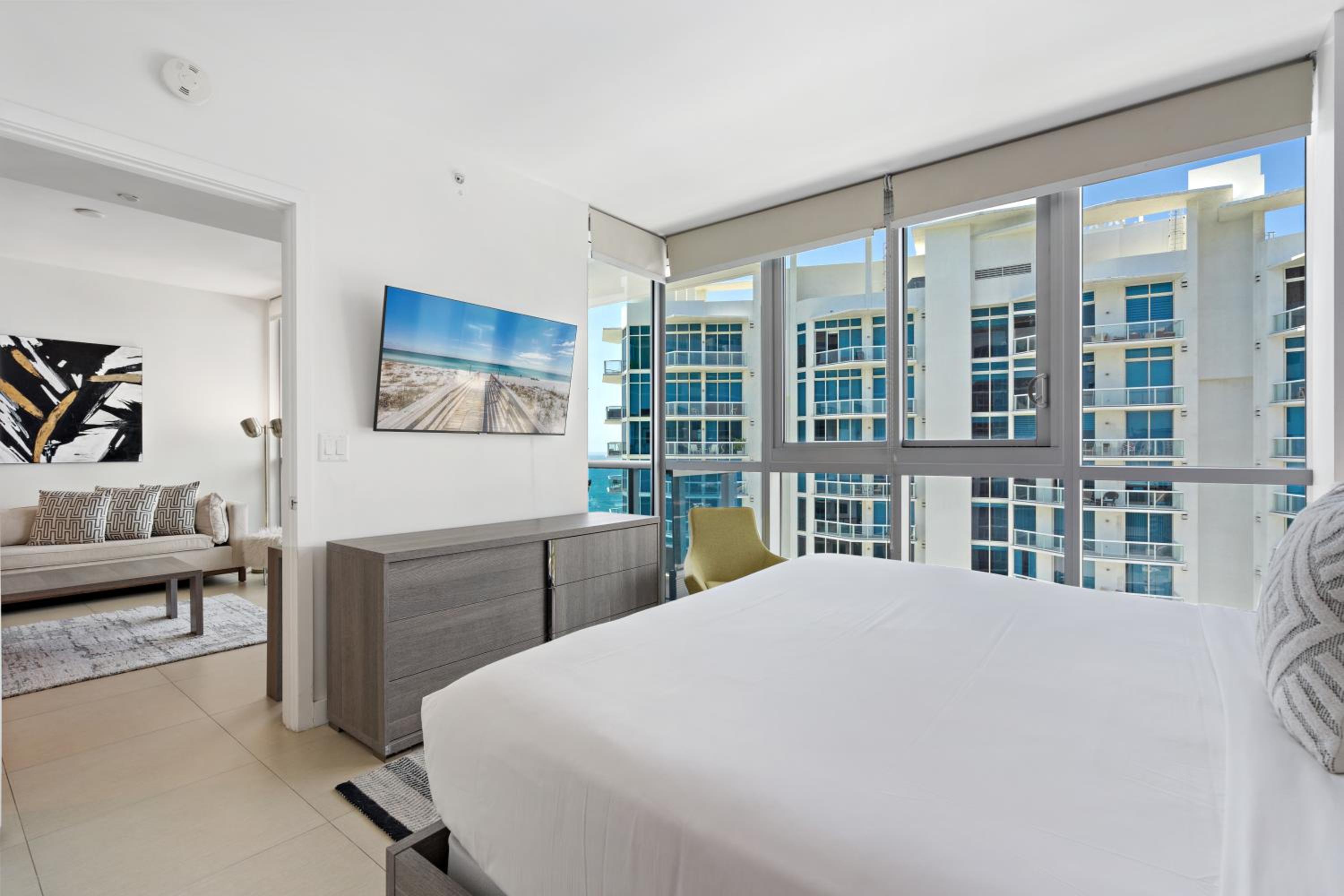 Dharma Home Suites Miami Beach at Monte Carlo