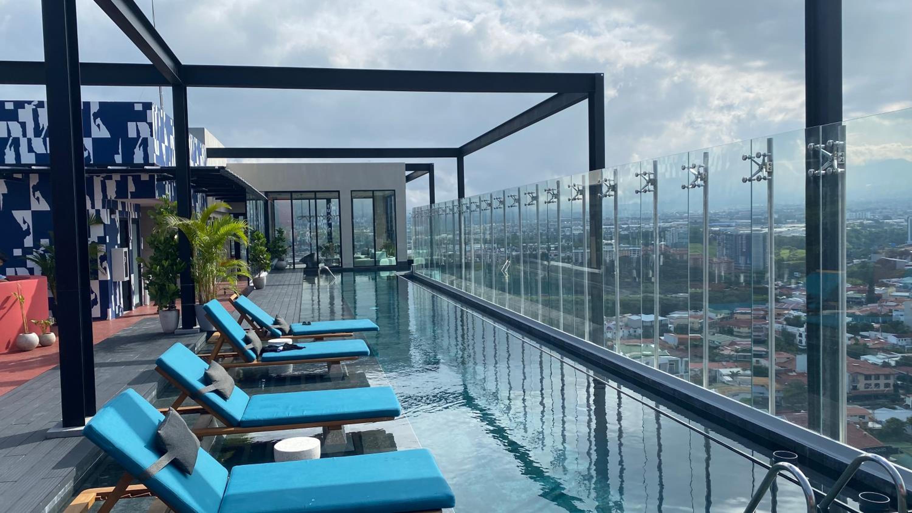 San José Chic Studio with Parking and Air Conditioning