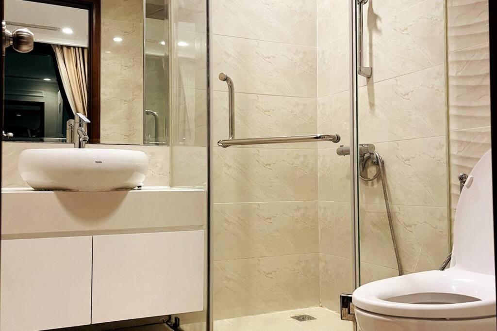2BR Luxury SaiGon river view Landmark 81 CP Apartment