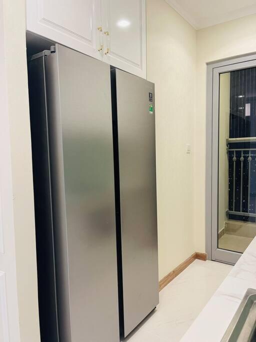 2BR Luxury SaiGon river view Landmark 81 CP Apartment