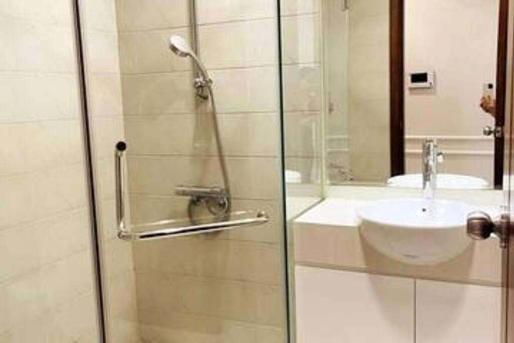 2BR Luxury SaiGon river view Landmark 81 CP Apartment