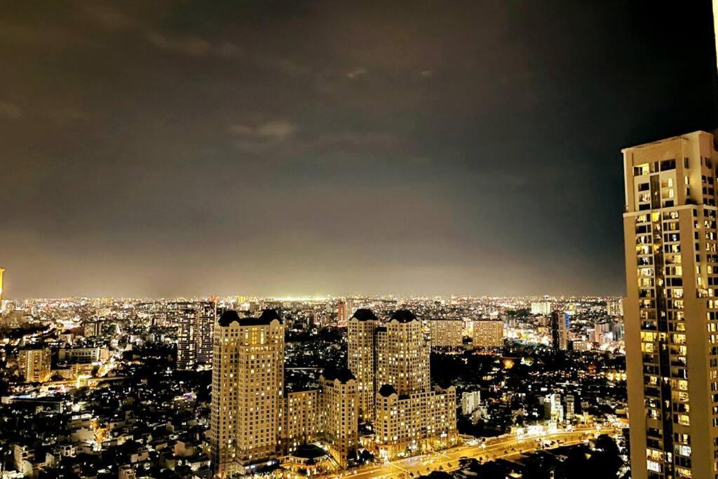 2BR Luxury SaiGon river view Landmark 81 CP Apartment