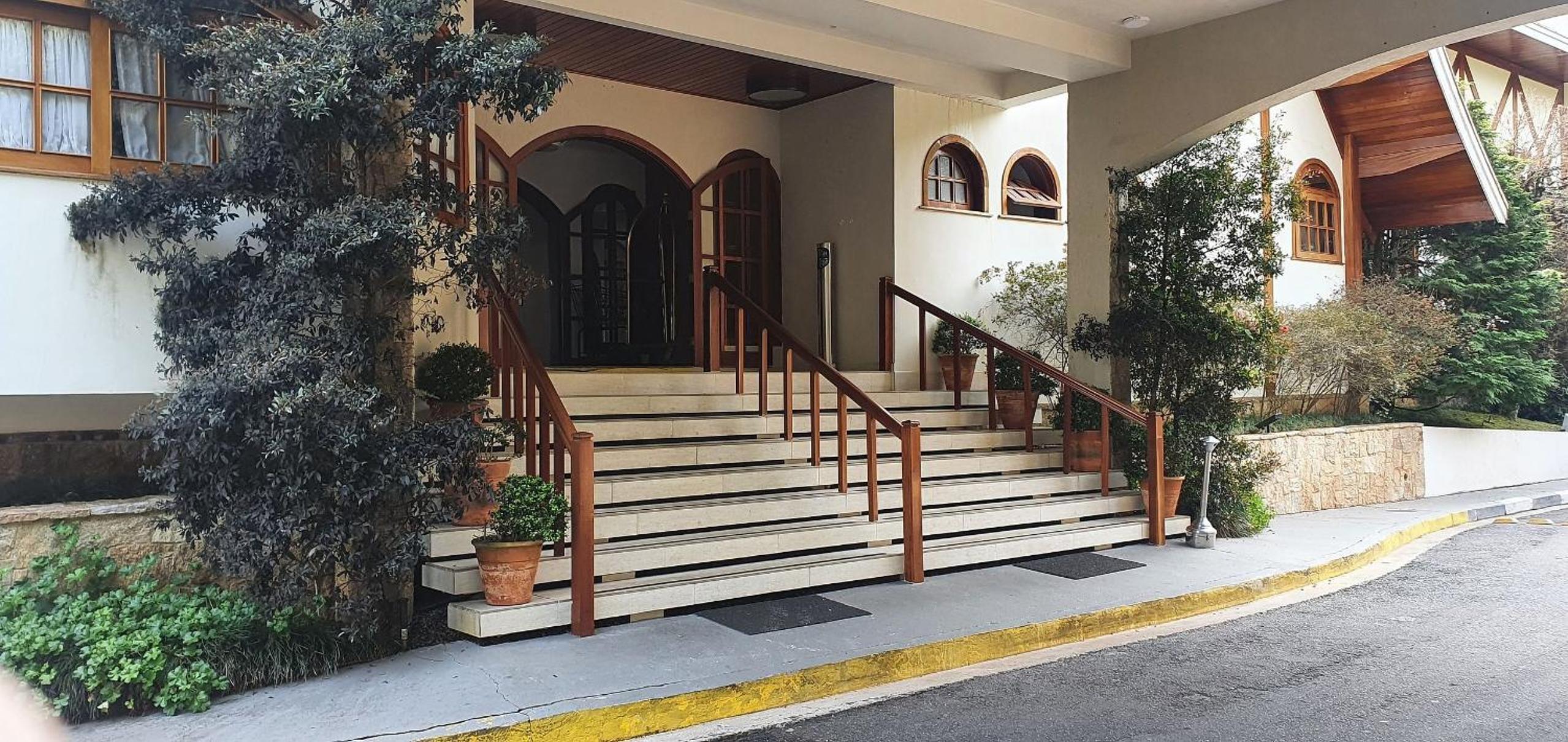Dúplex Luxo com Piscina Aquecida, Lareira e Wifi