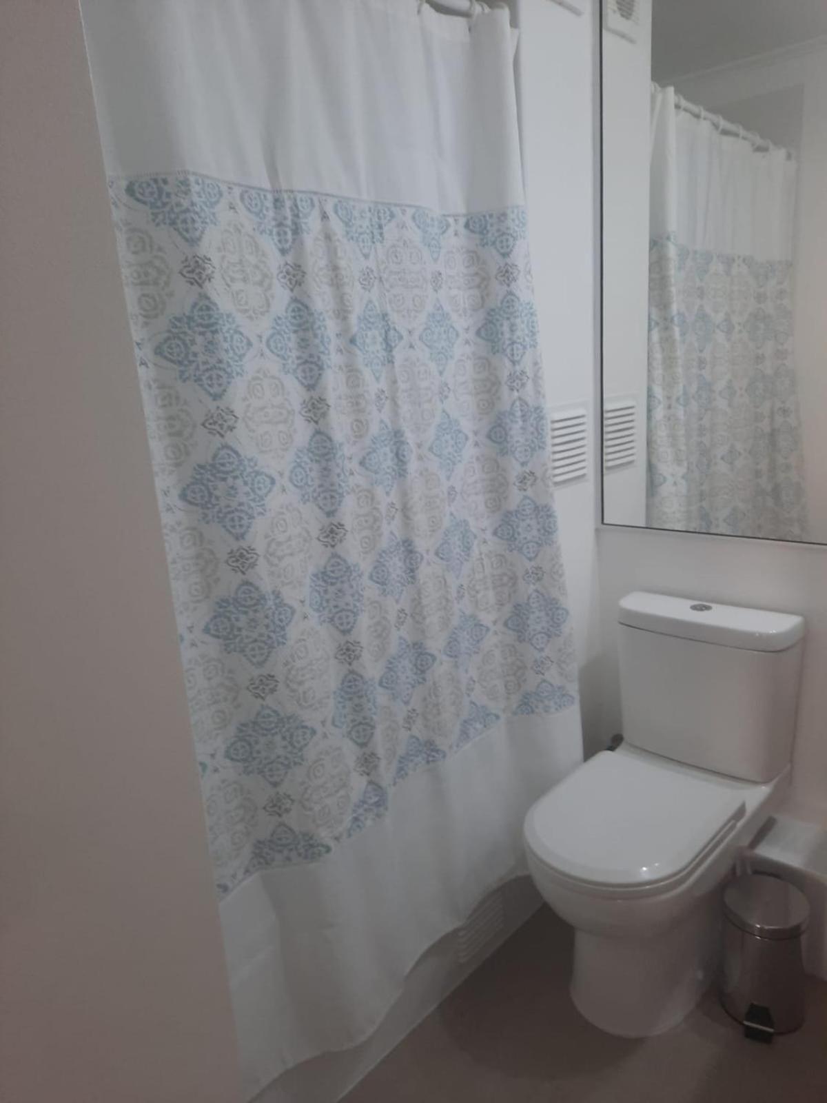 Acogedor Departamento Central con Piscina, Estacionamiento Privado y Más