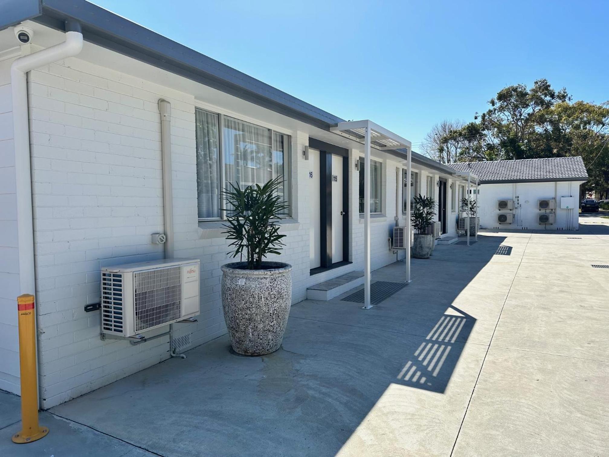 Surf Beach Motel Port