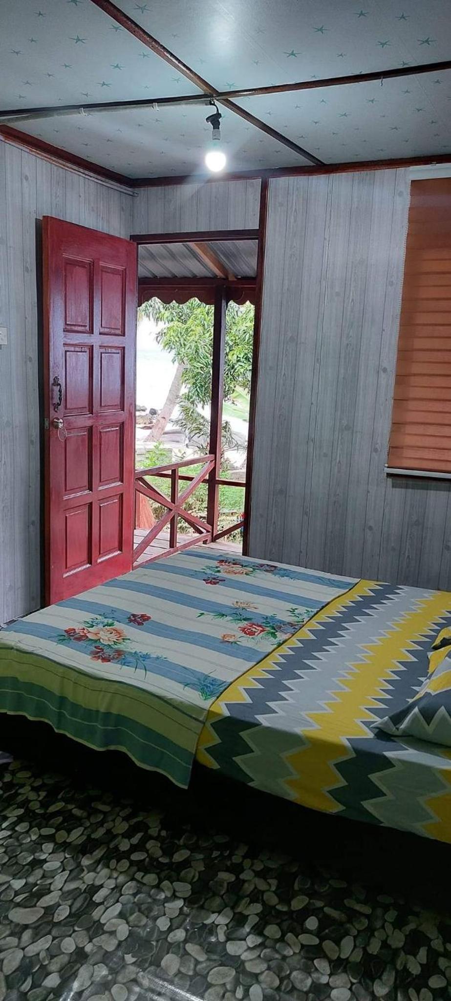 Ella's Place Salang Tioman