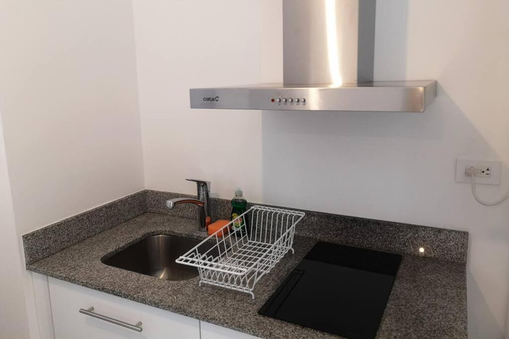 0509 iFreses Hermoso Apartamento con Aire Acondicionado y Parqueo