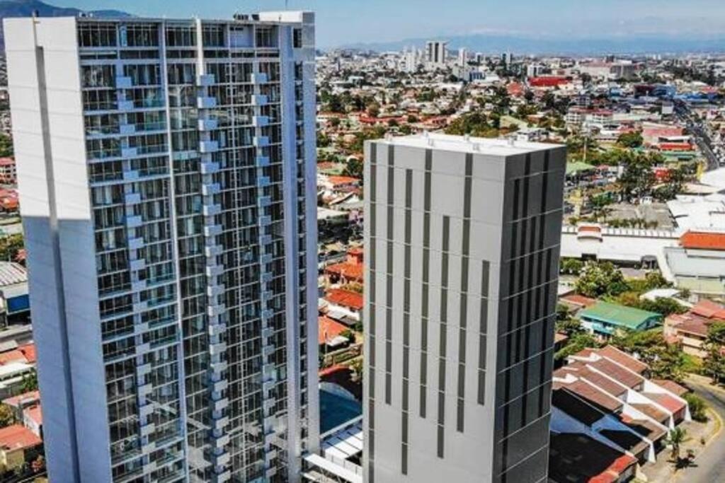 0509 iFreses Hermoso Apartamento con Aire Acondicionado y Parqueo