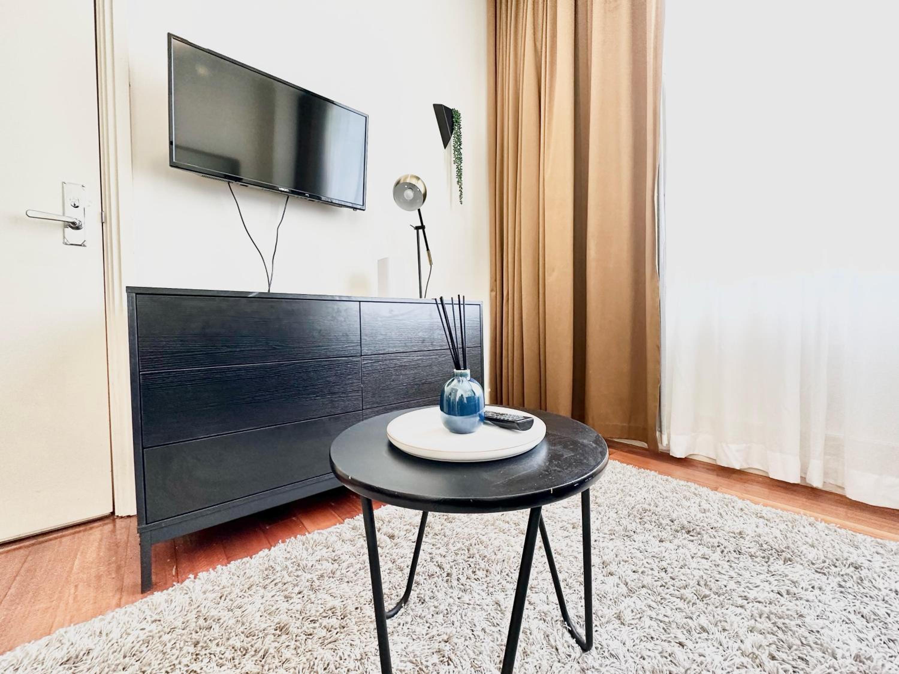 Comfort Studio Getaway with Pool and Gym view 4