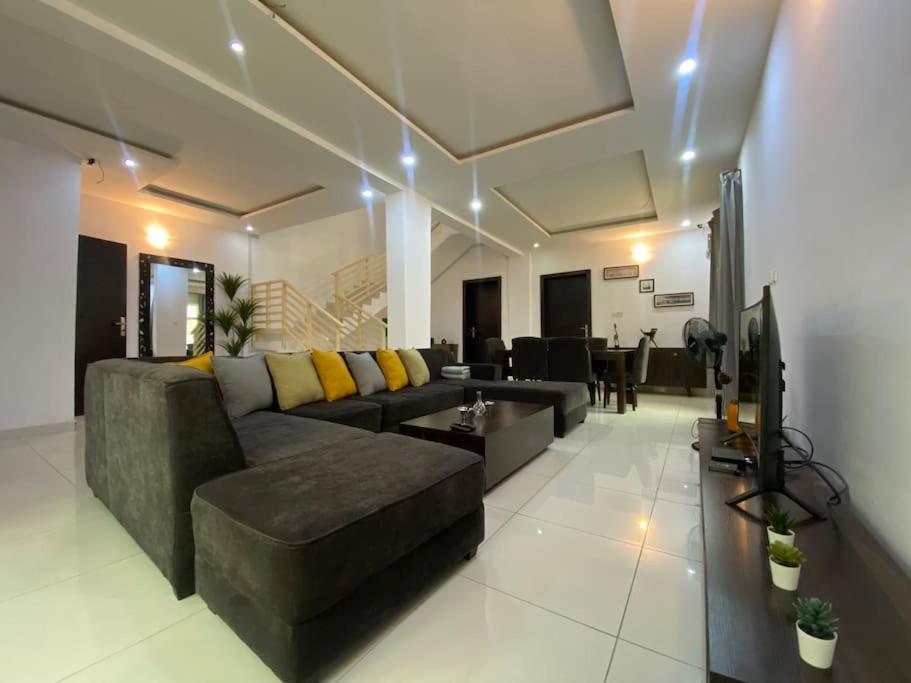 Modern 2 bedroom Maisonette Lekki Phase 1, Lagos view 3