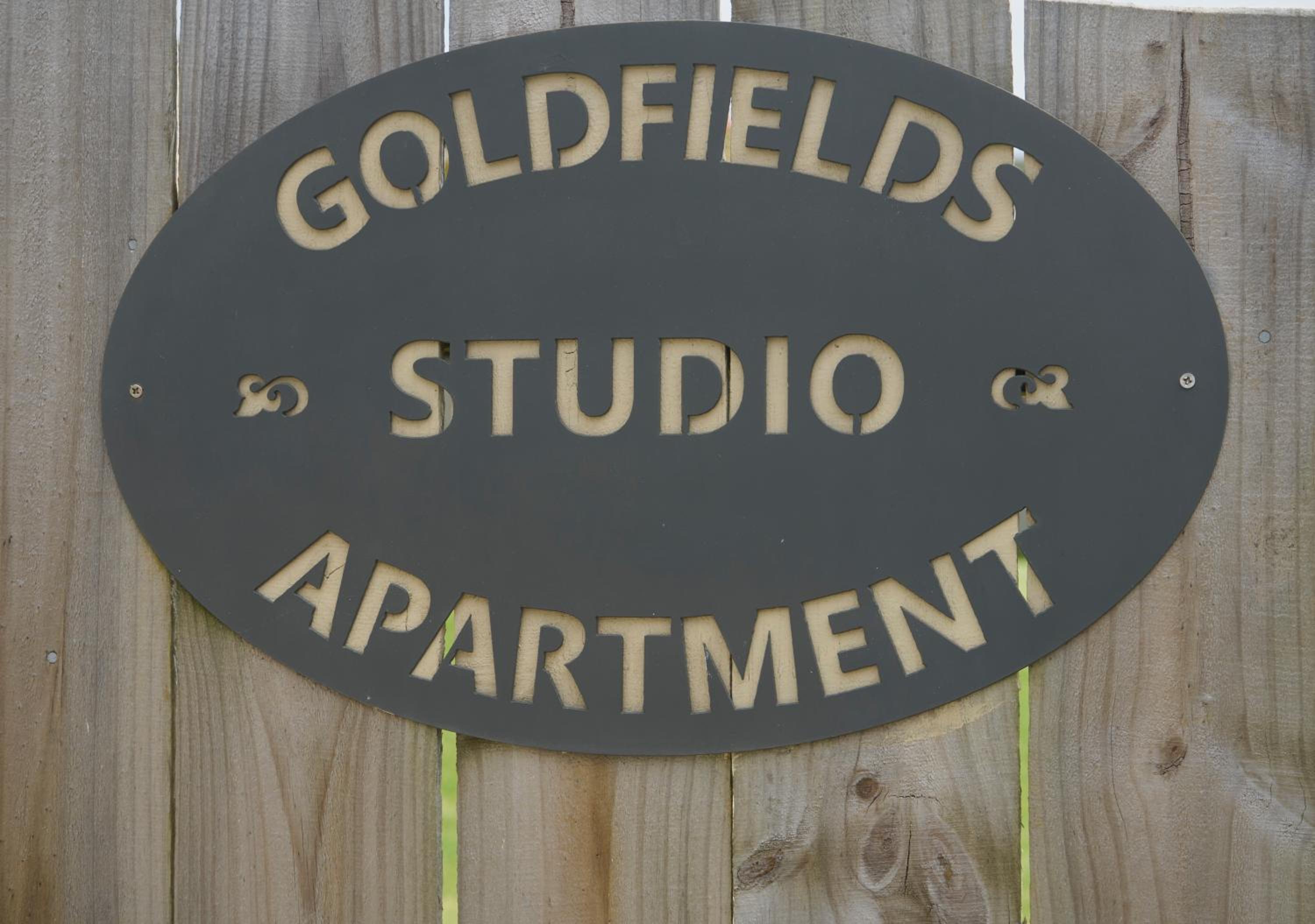 GOLDFIELDS STUDIO APARTMENT, Beaconsfield - Fully Self-contained, air-conditioning