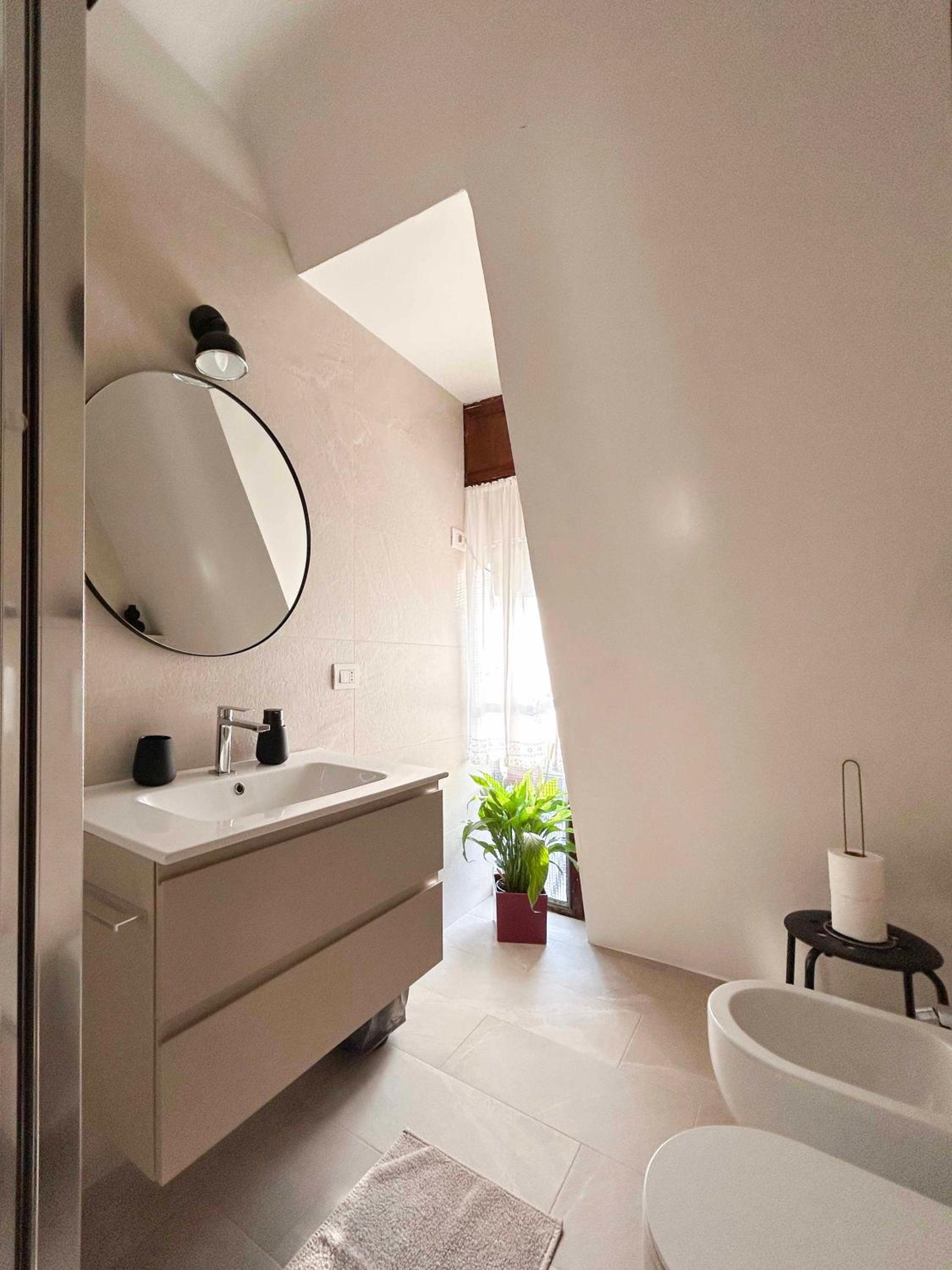 Easy Isola, for an easy stay