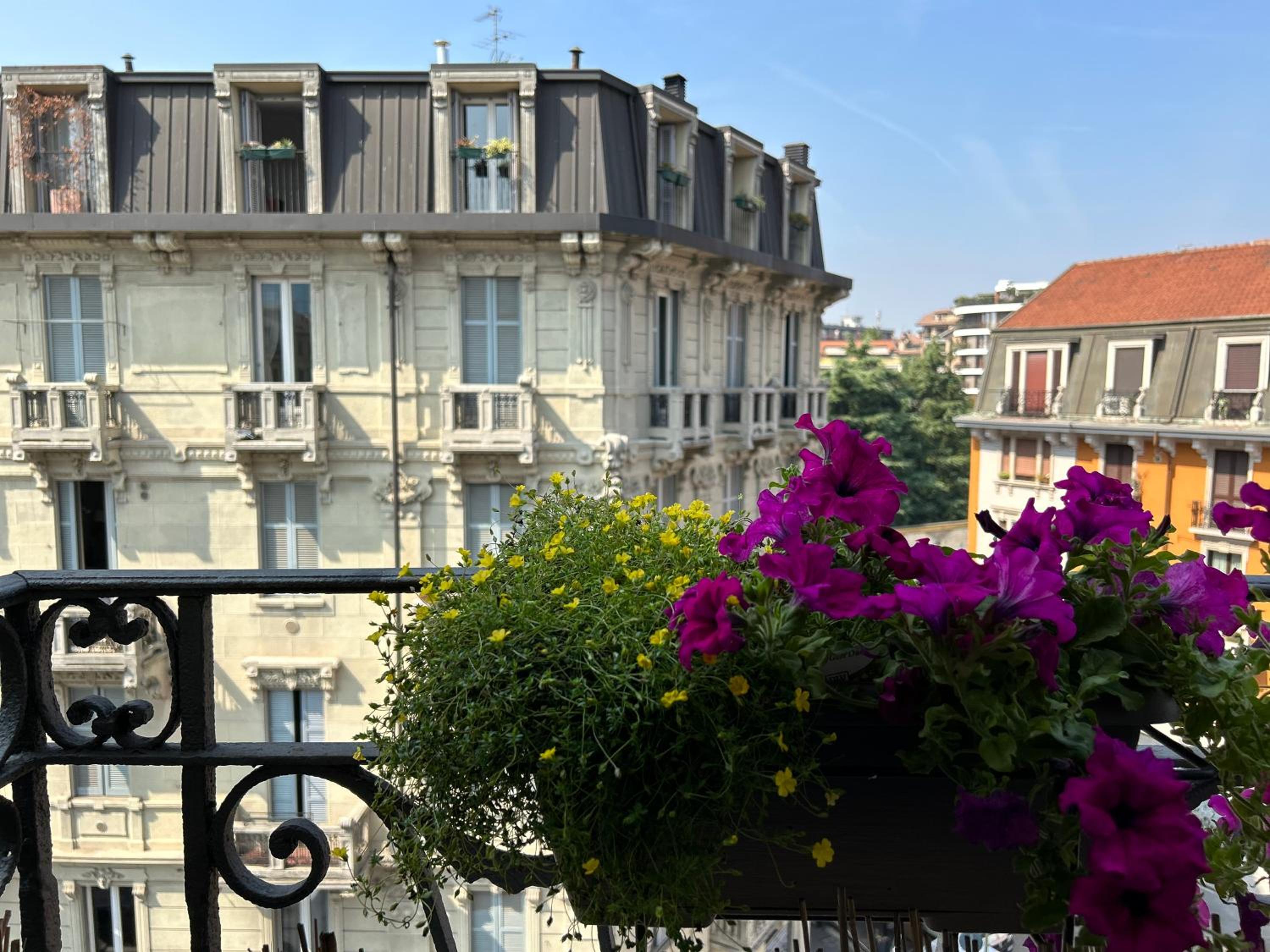 Easy Isola, for an easy stay